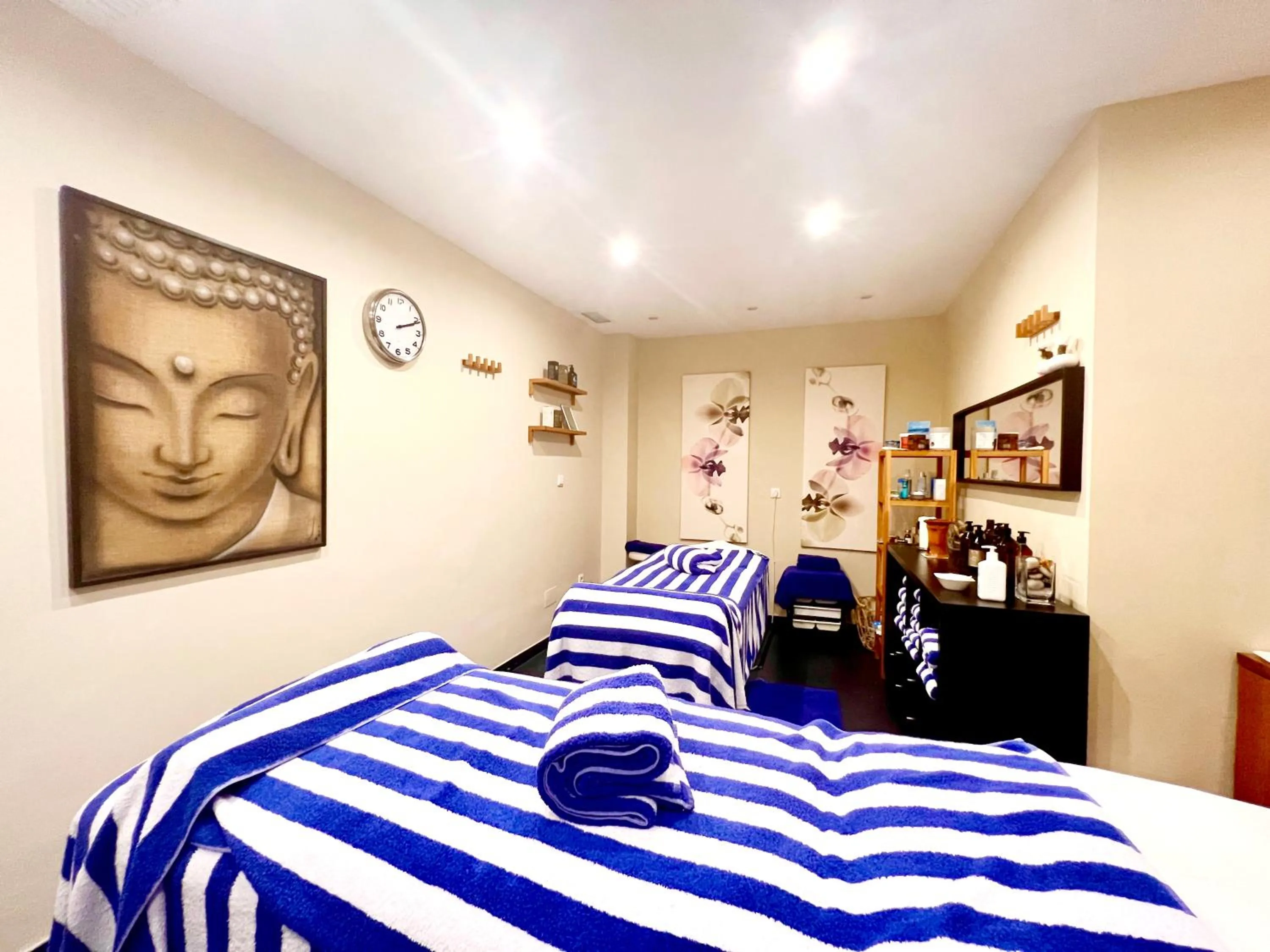 Spa and wellness centre/facilities, Bed in Ramada Hotel & Suites by Wyndham Costa del Sol