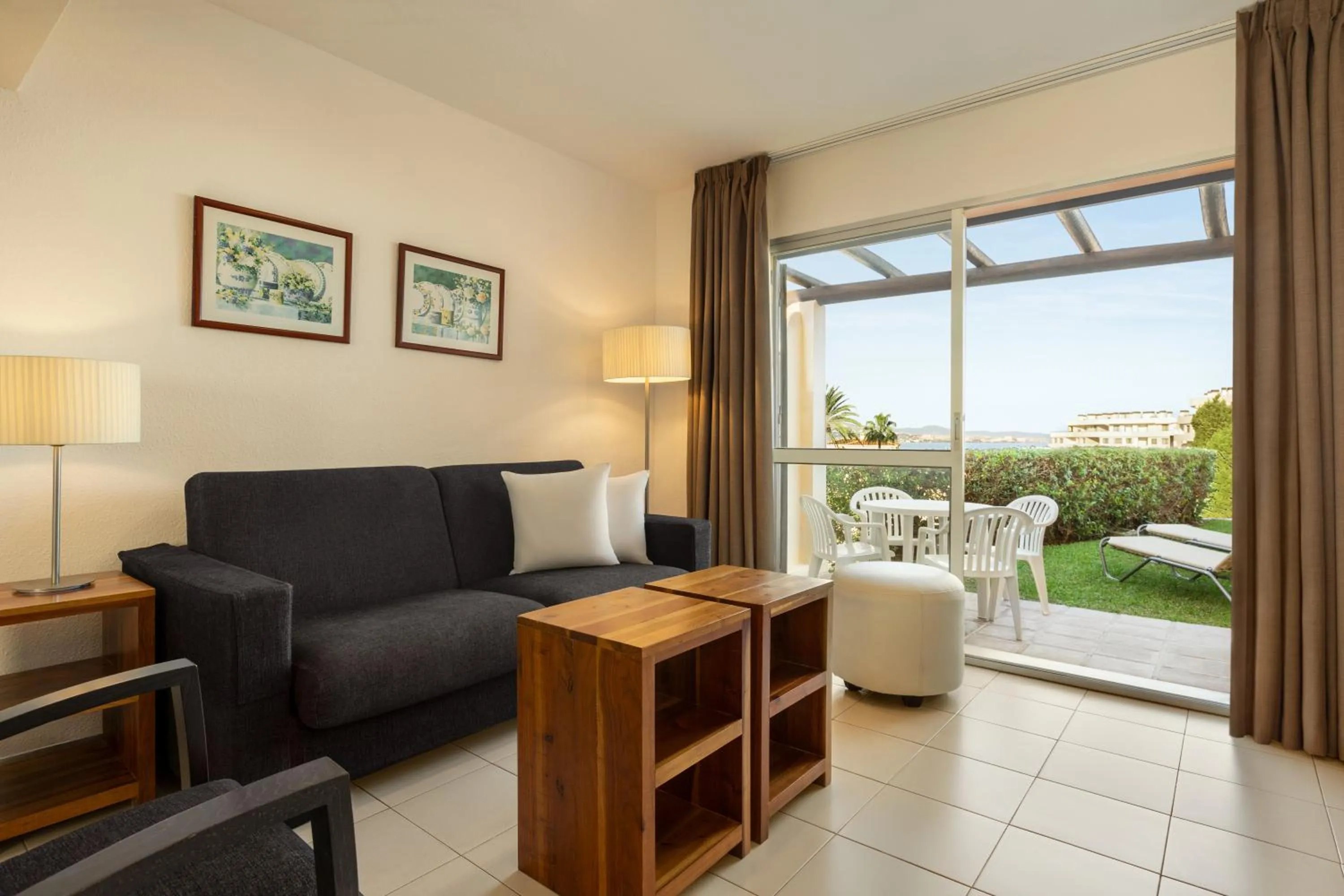 Living room in Ramada Hotel & Suites by Wyndham Costa del Sol