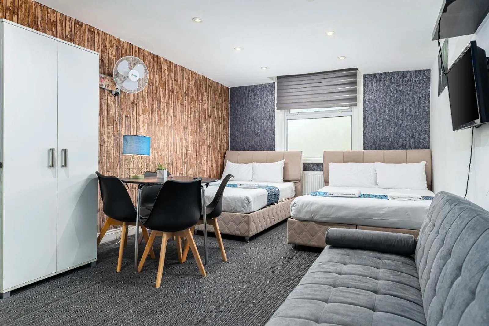 Bedroom, Bed in Whitechapel Grand