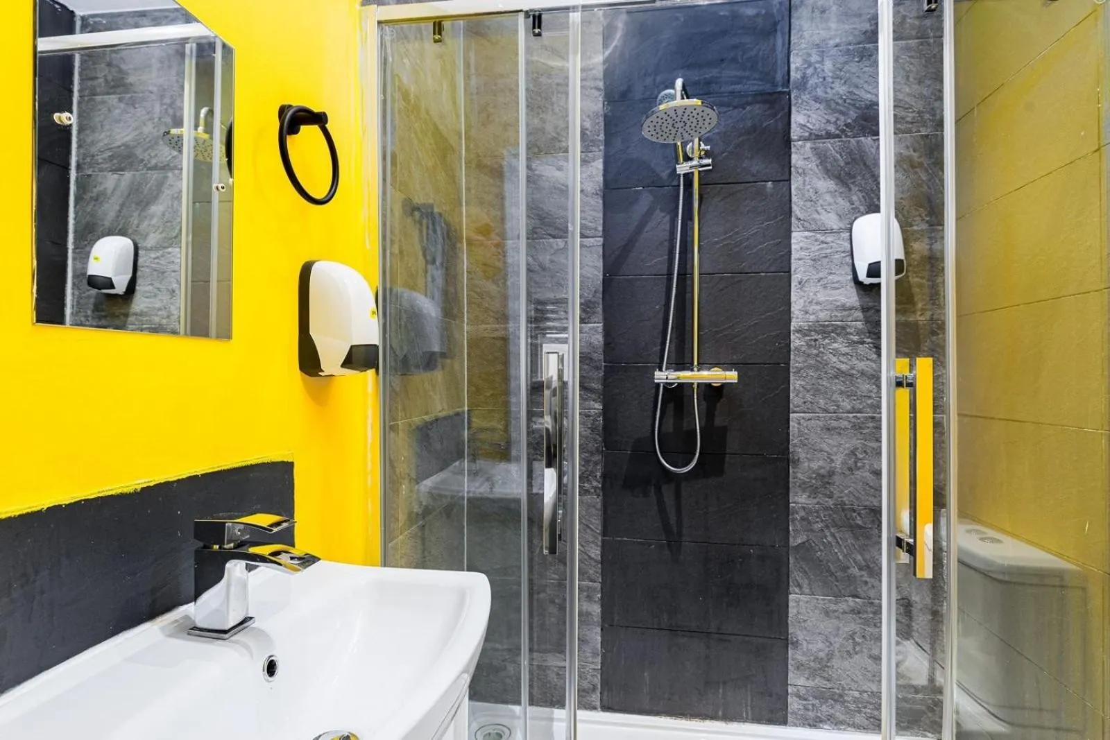 Bathroom in Whitechapel Grand