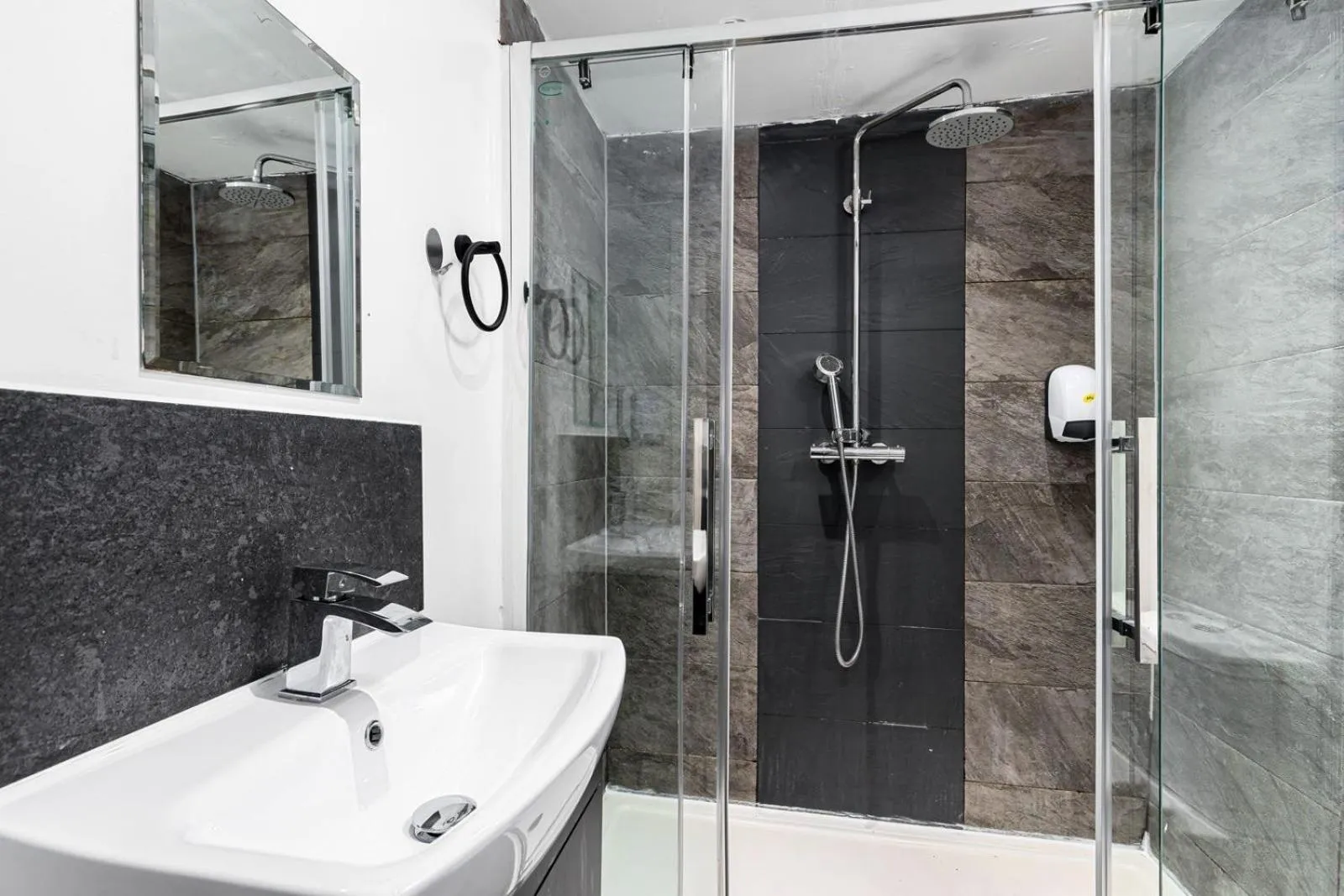 Bathroom in Whitechapel Grand