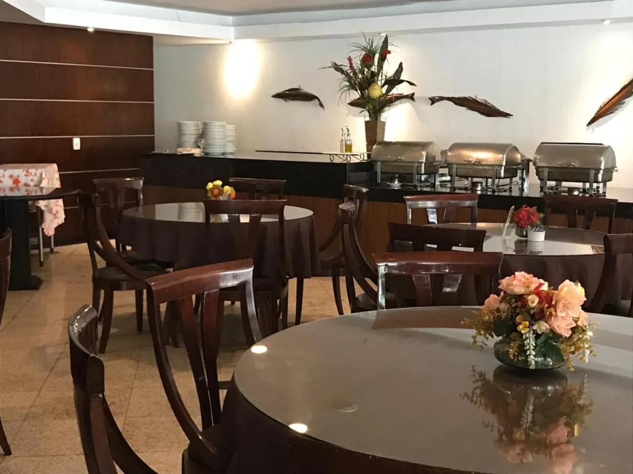 Restaurant/places to eat in Plaza Praia Suítes