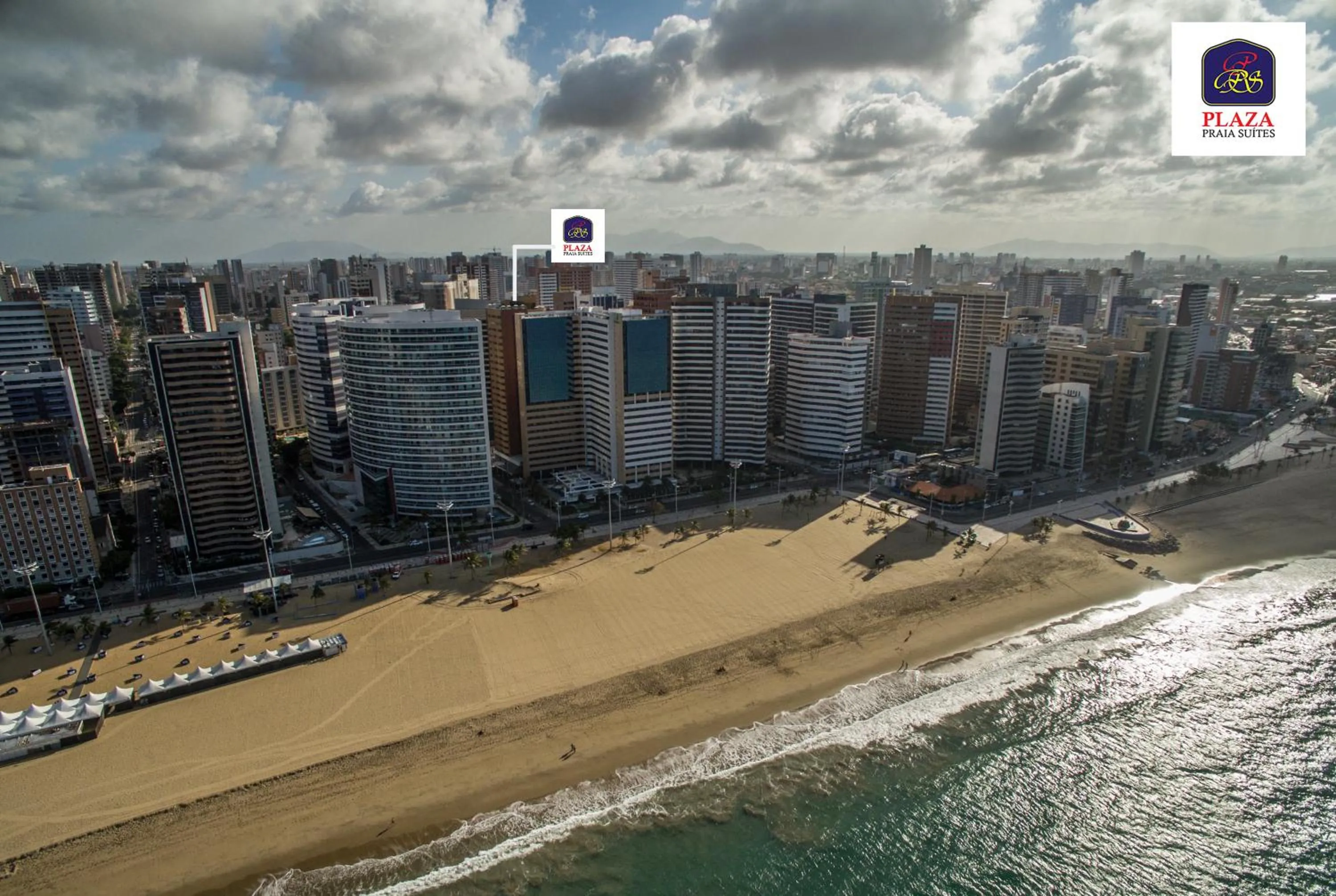 Bird's eye view in Plaza Praia Suítes