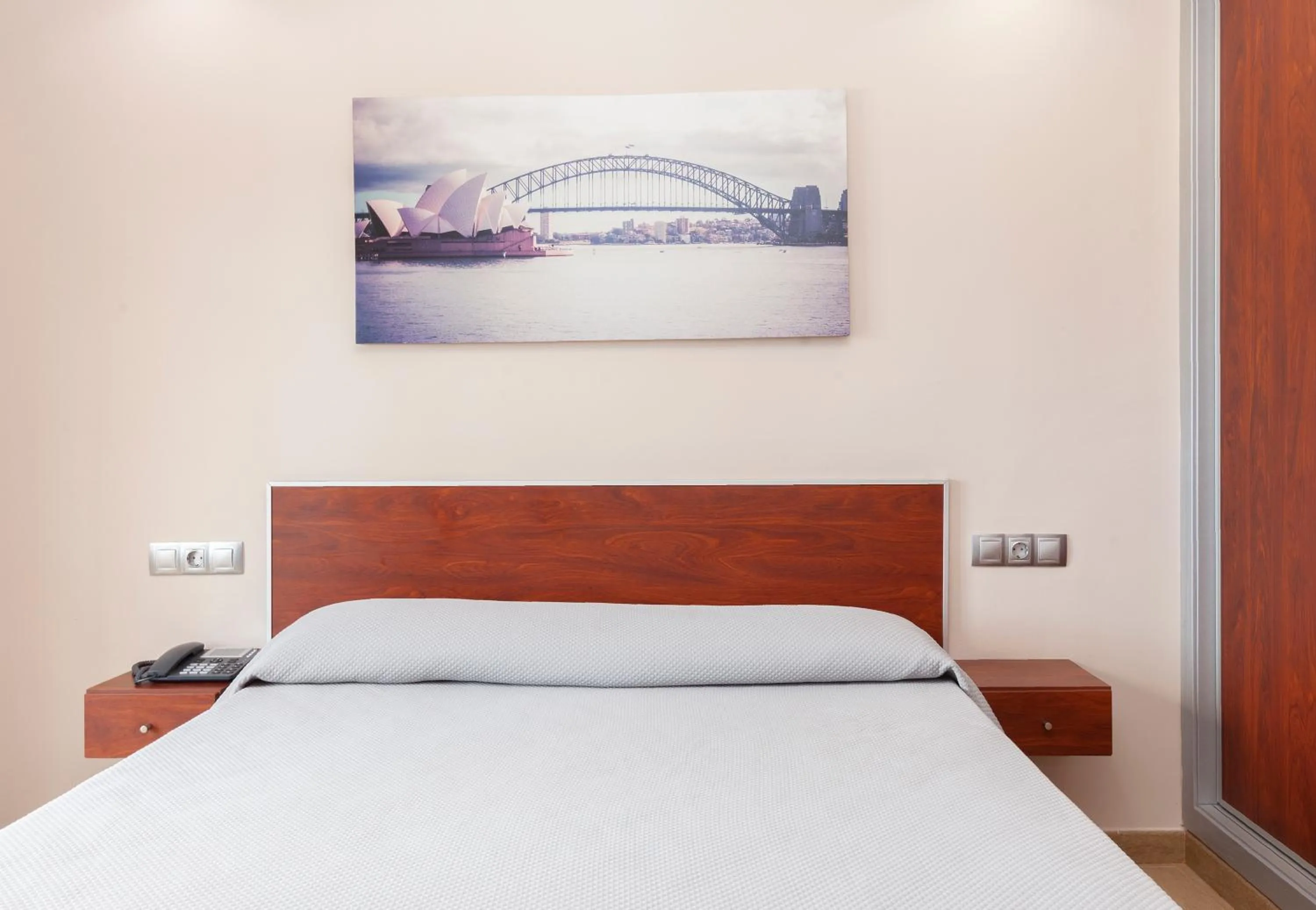 Photo of the whole room, Bed in Hotel Olympia Ronda I