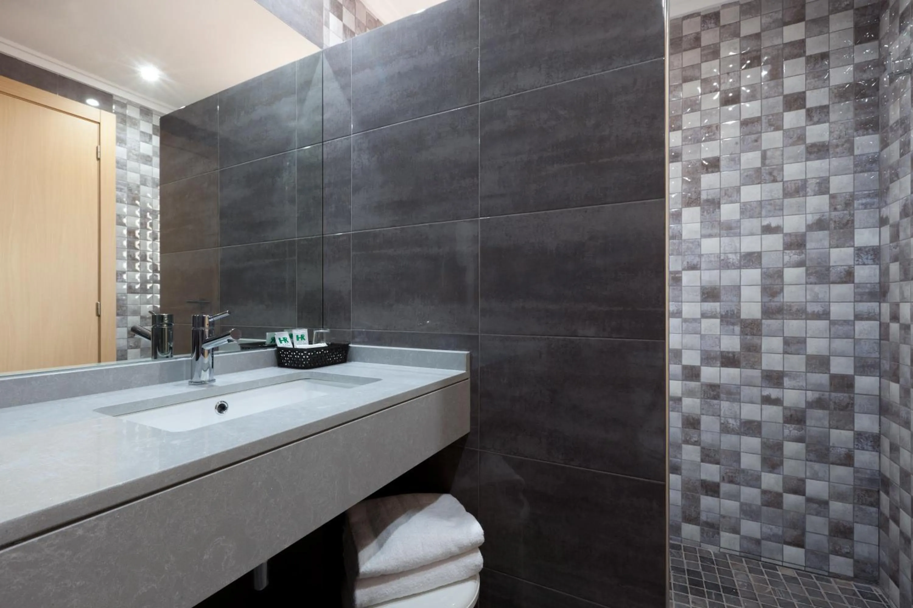 Shower in Hotel Olympia Ronda I