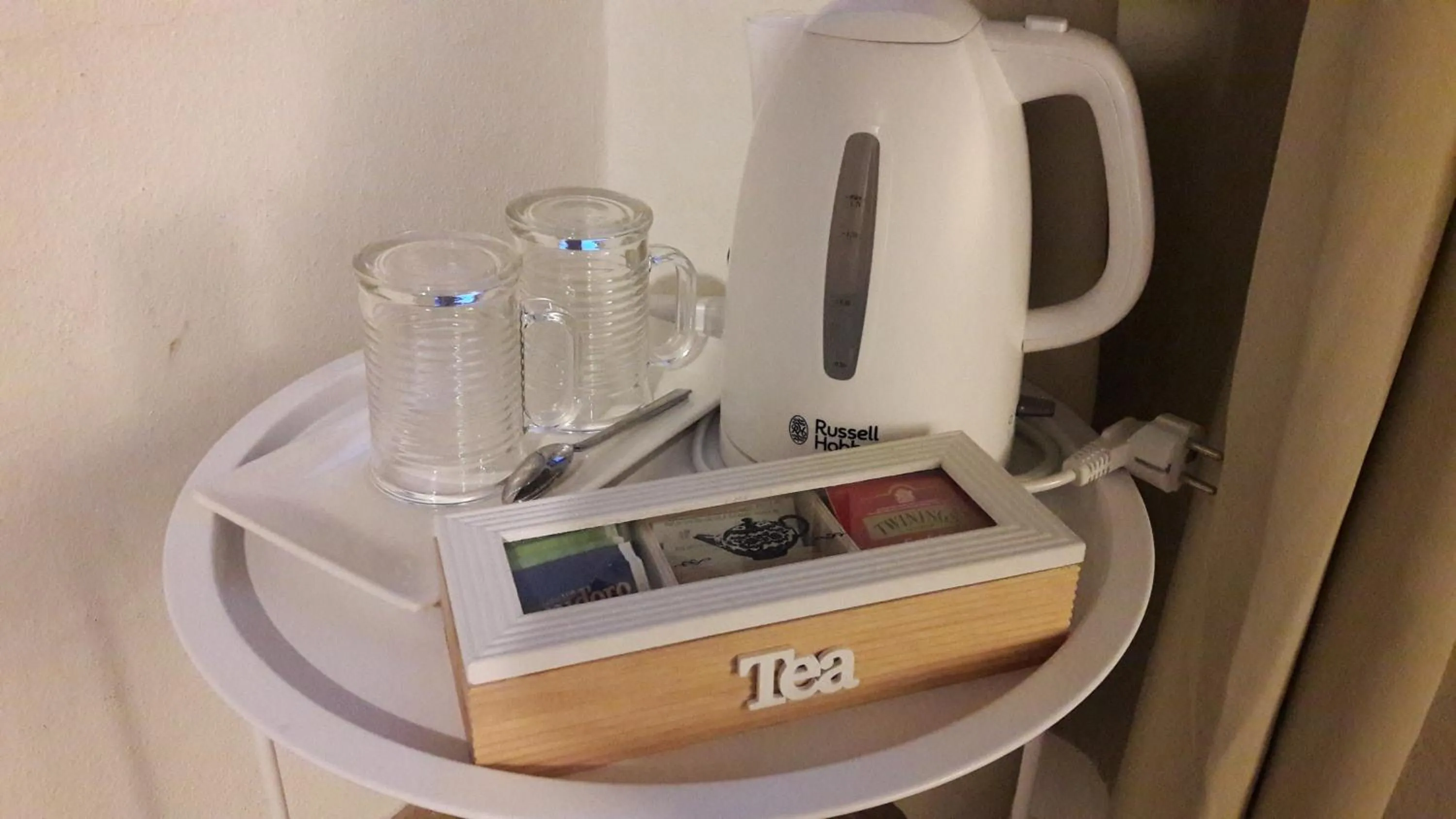 Coffee/tea facilities in La Casa di Nina