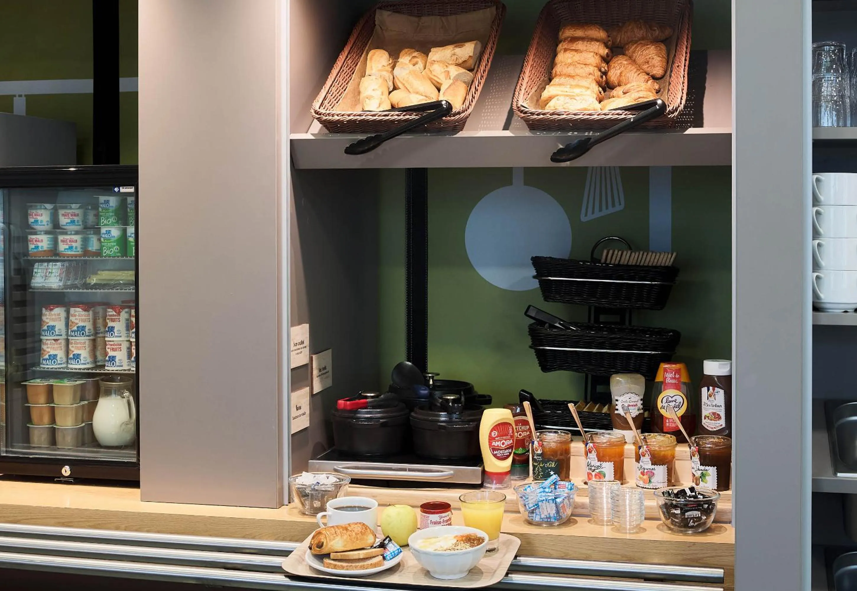 Breakfast in B&B HOTEL Bretigny-sur-Orge
