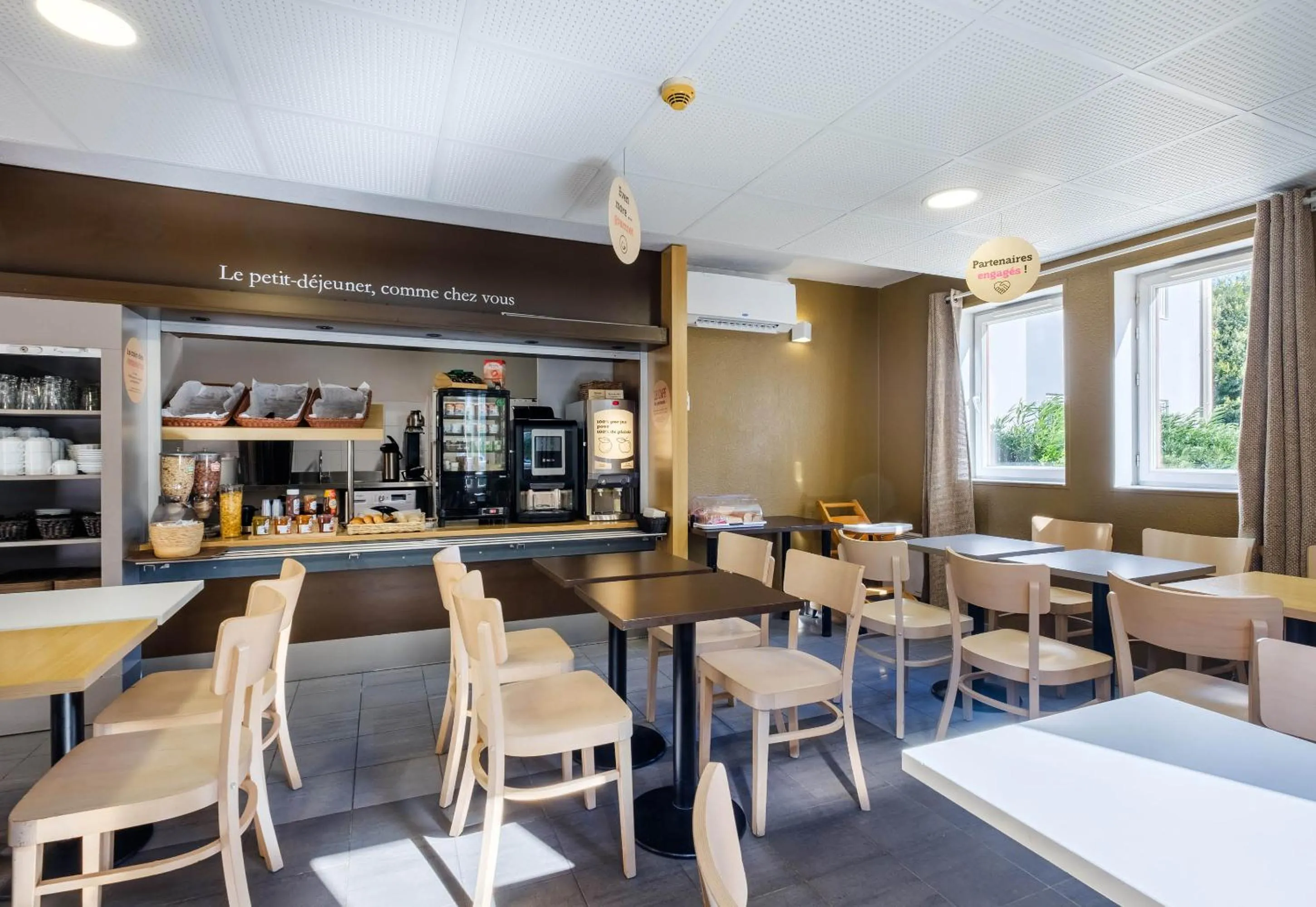 Restaurant/places to eat in B&B HOTEL Villeneuve Loubet Plage