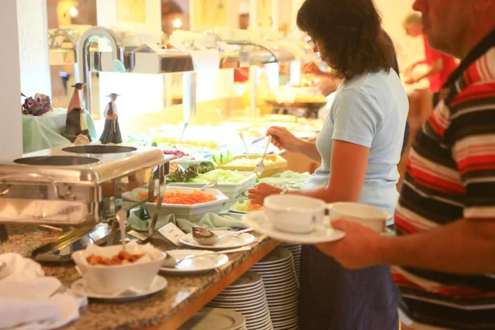 Food in Hotel Cala Gat