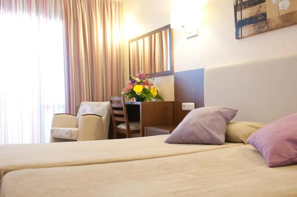 Day in Hotel Cala Gat