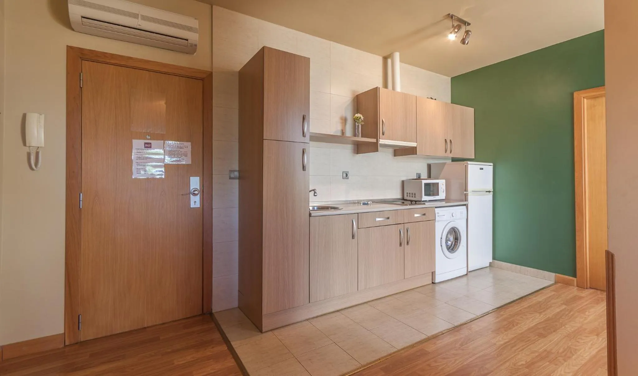 Kitchen or kitchenette in Apartamentos Mar Comillas