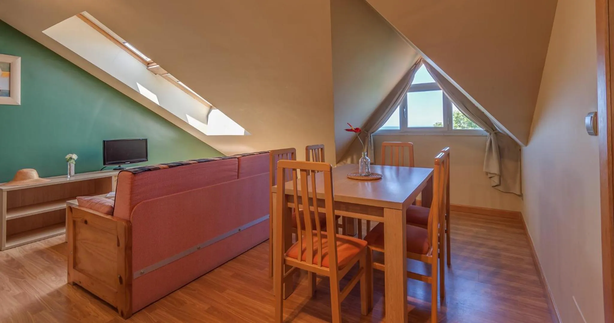 Dining area in Apartamentos Mar Comillas