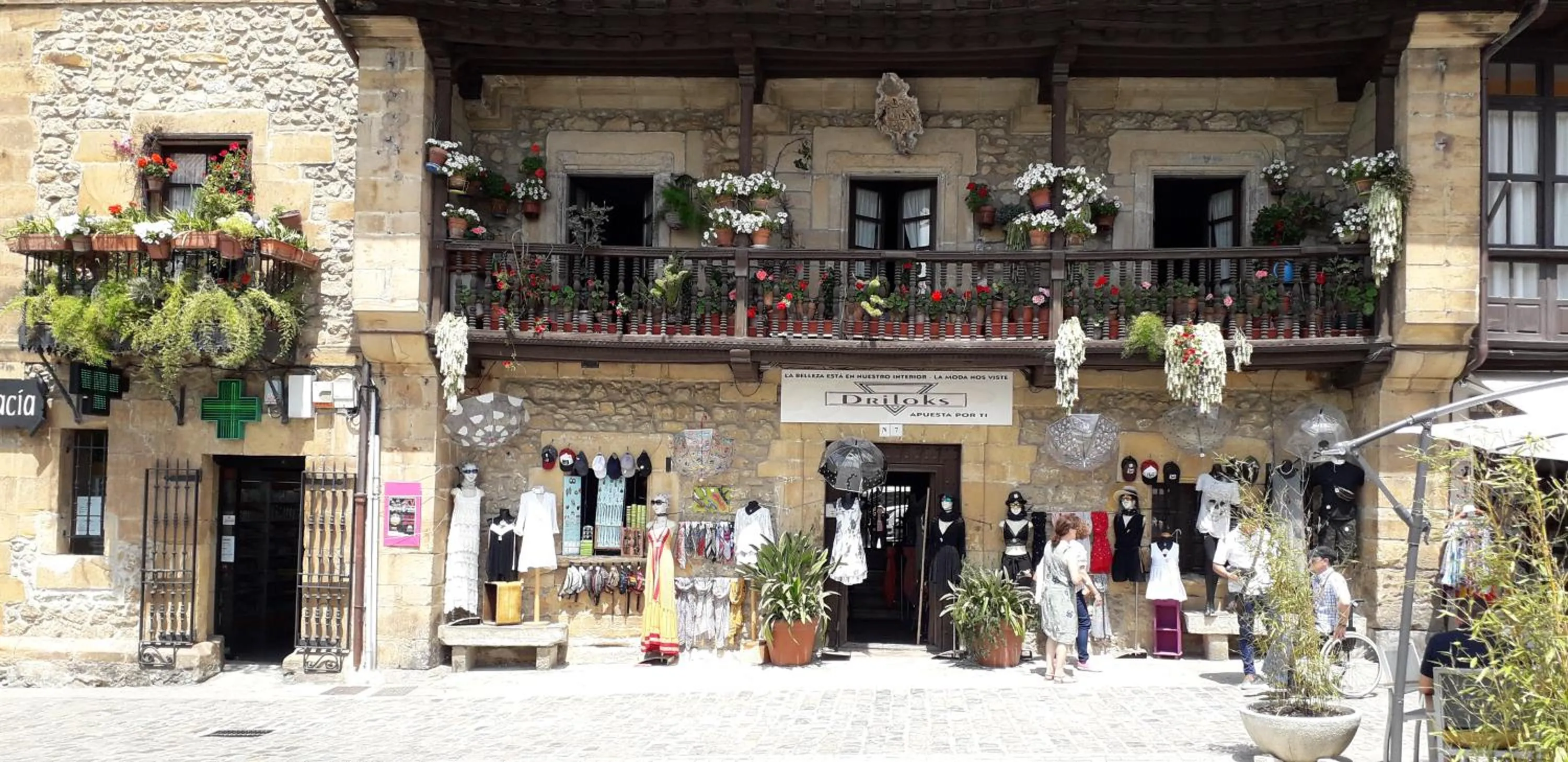 Nearby landmark in Apartamentos Mar Comillas