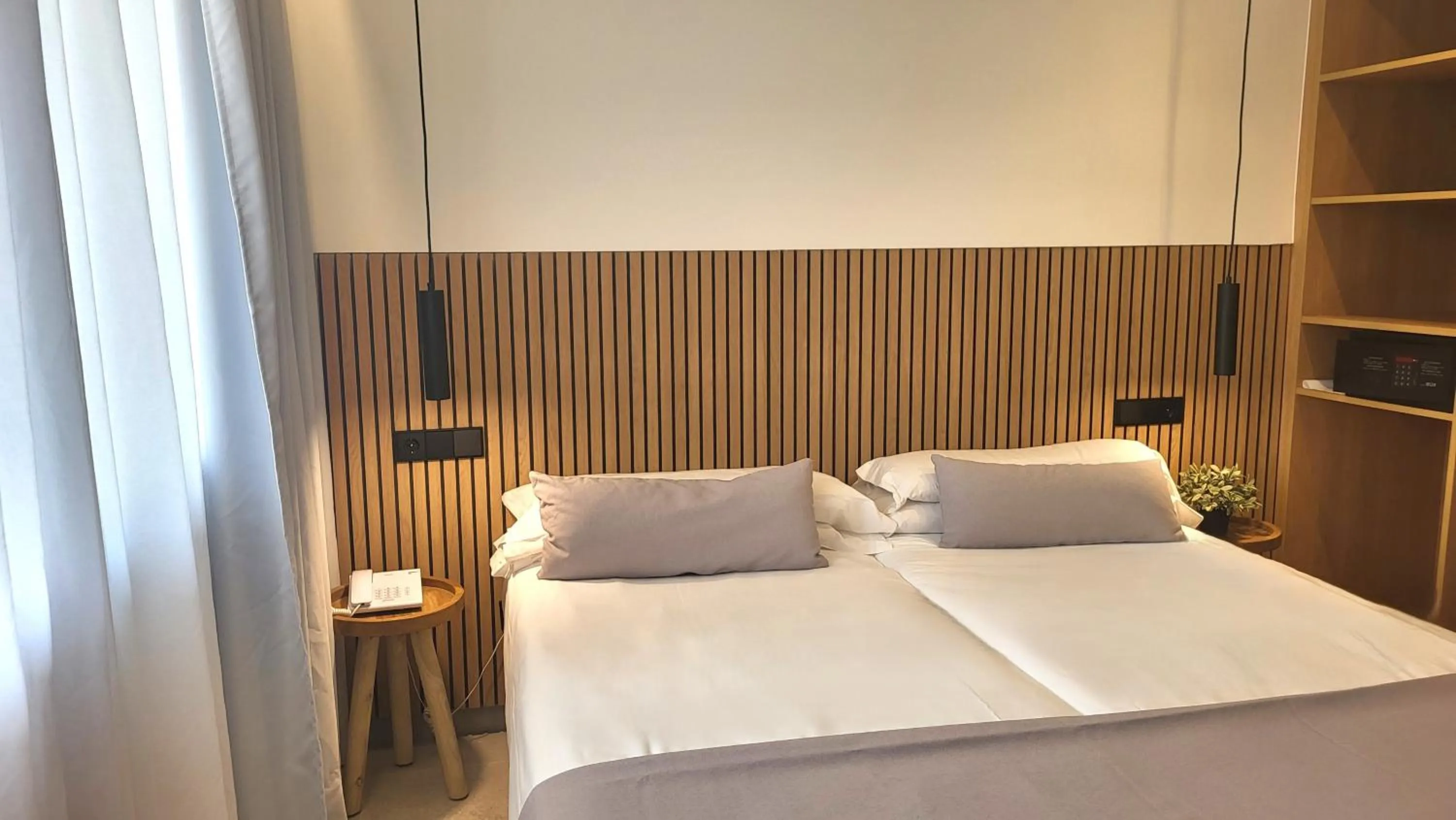 Bedroom, Bed in Hotel Bahia Pollensa