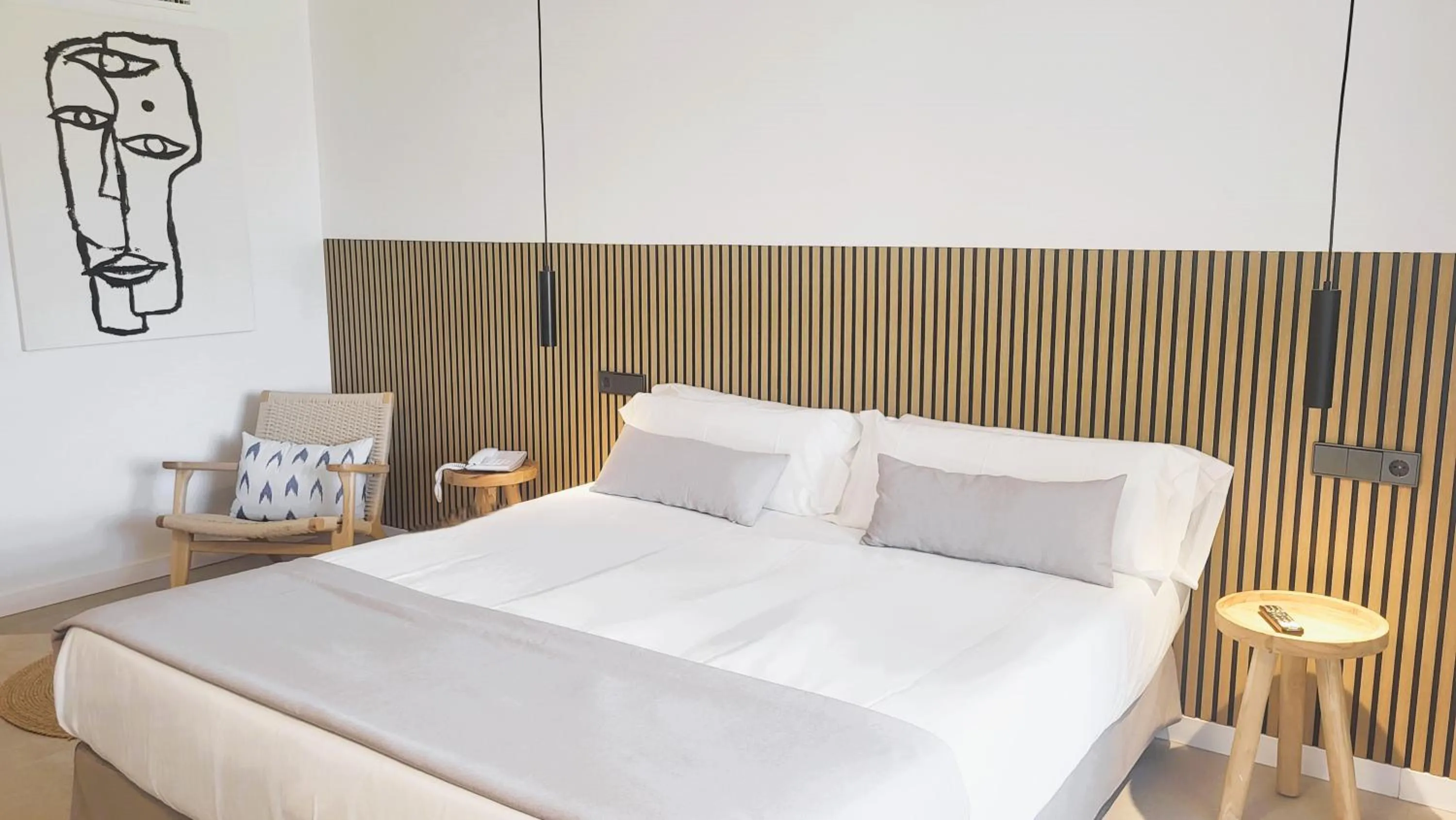 Bedroom, Bed in Hotel Bahia Pollensa