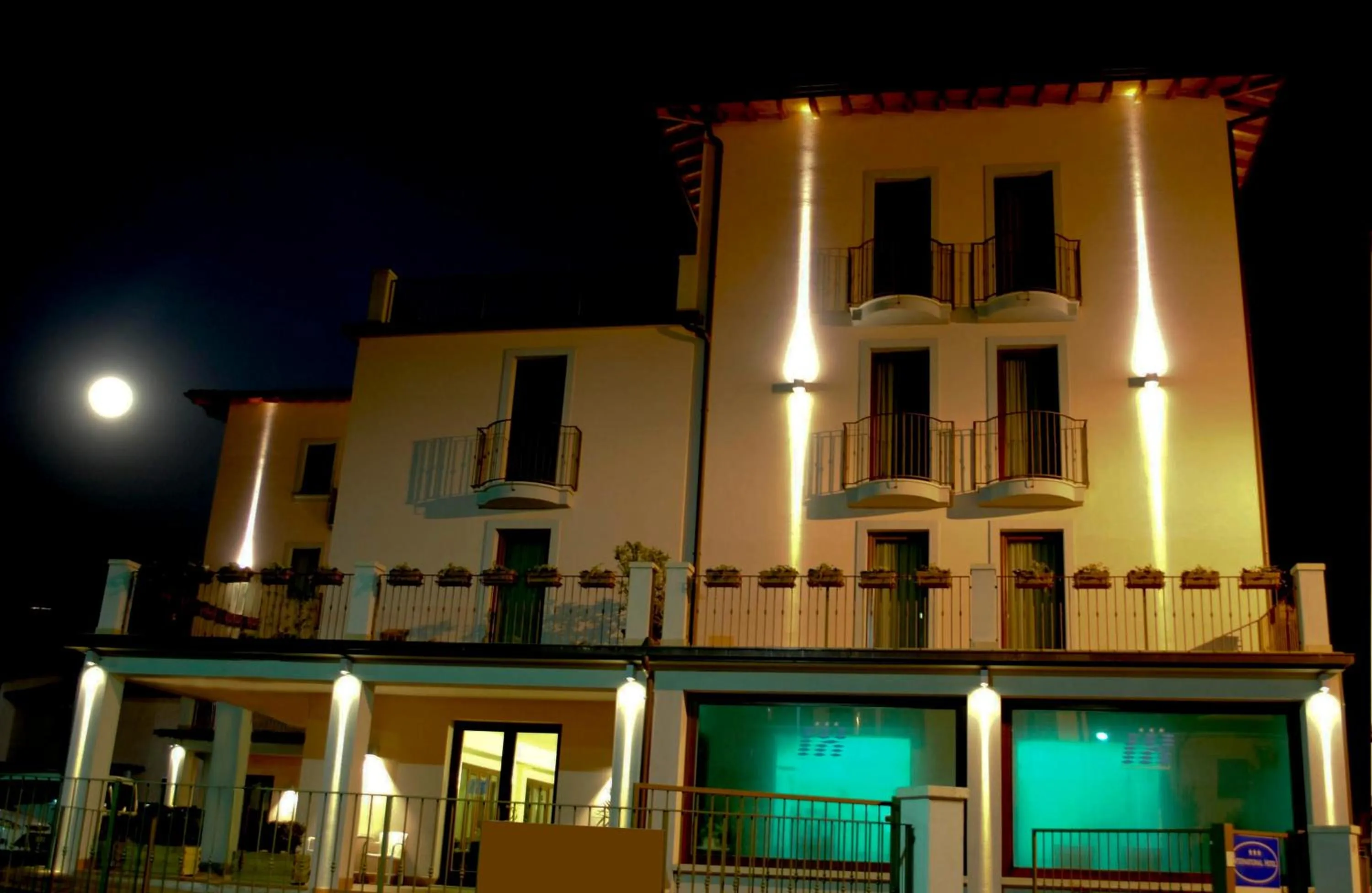 Facade/entrance in International Hotel