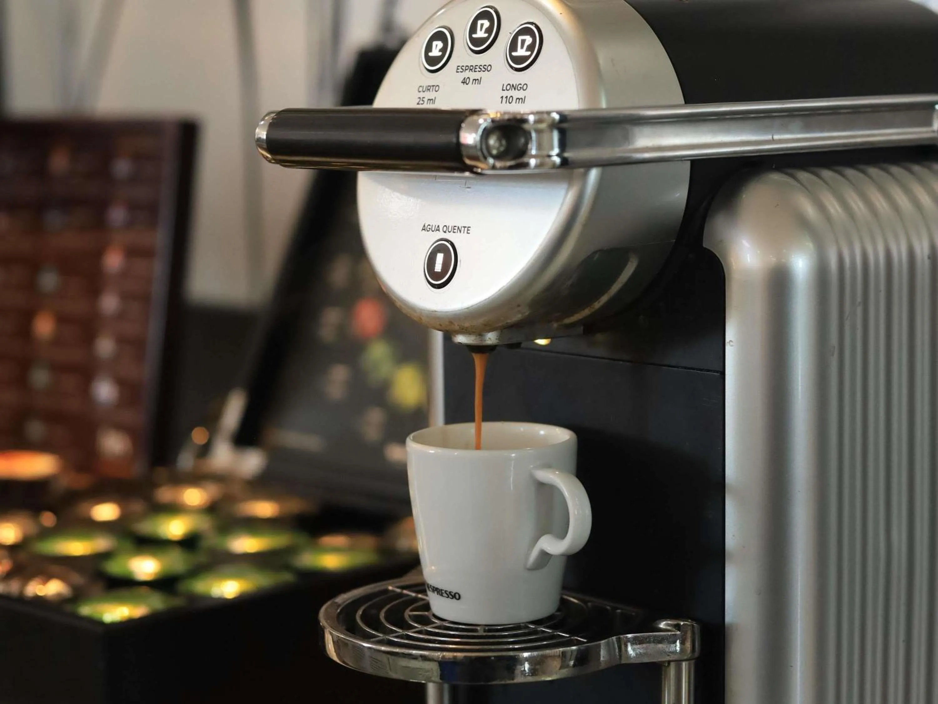 Lounge or bar in ibis Feira de Santana