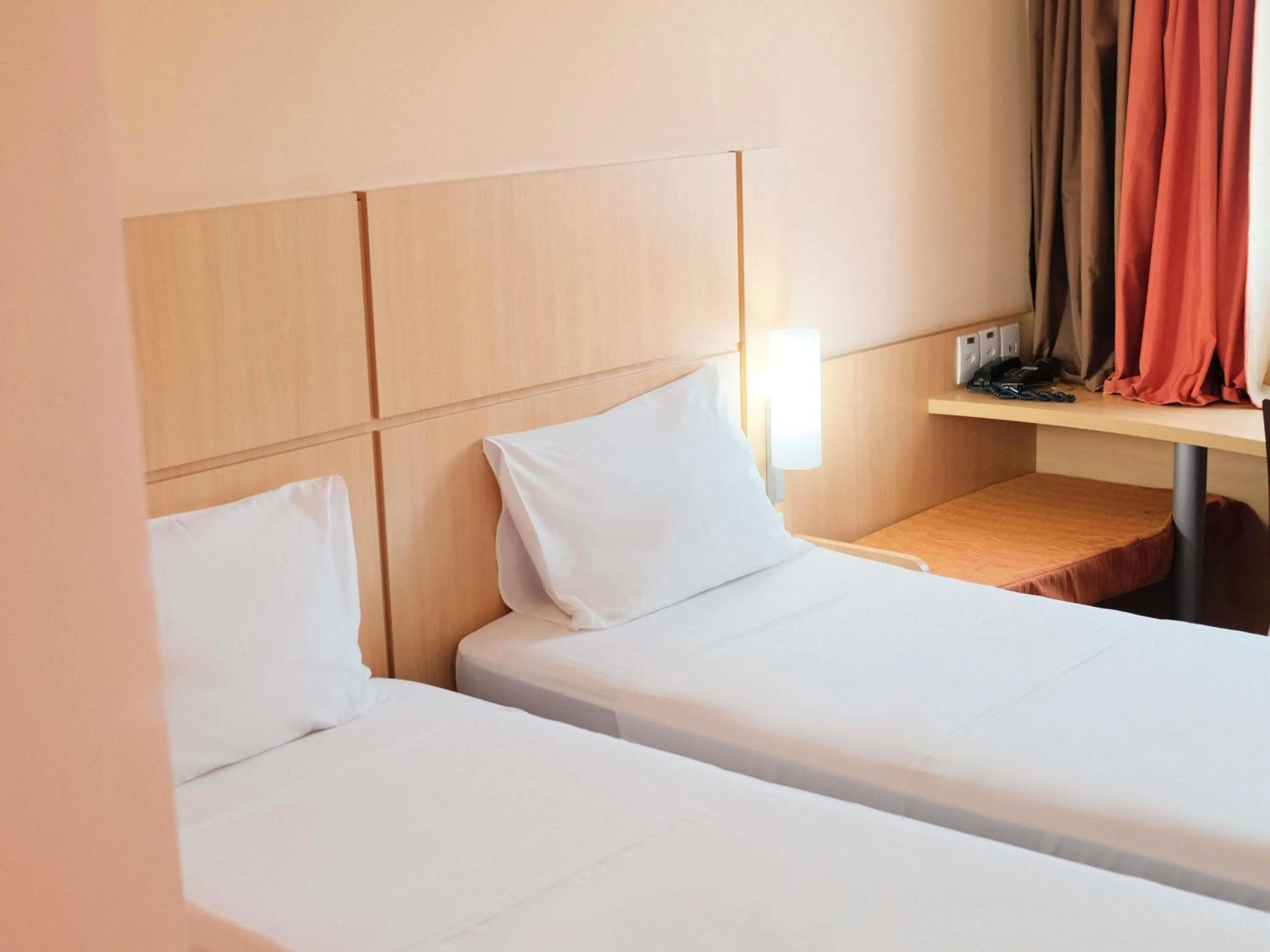 Bedroom, Bed in ibis Feira de Santana