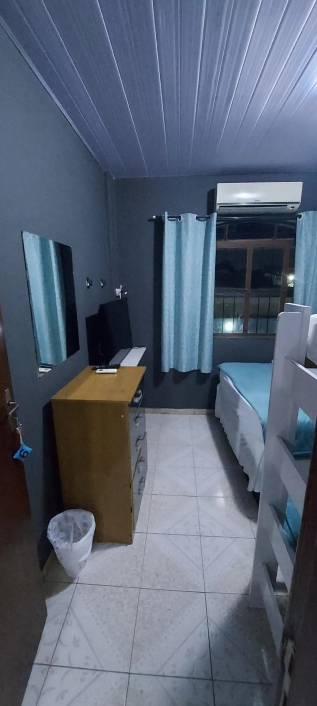 TV and multimedia in Pousada Casa Familia