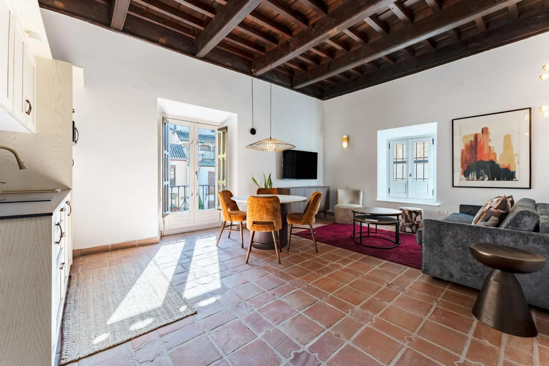 Dining area in El Ladrón De Agua Palacete