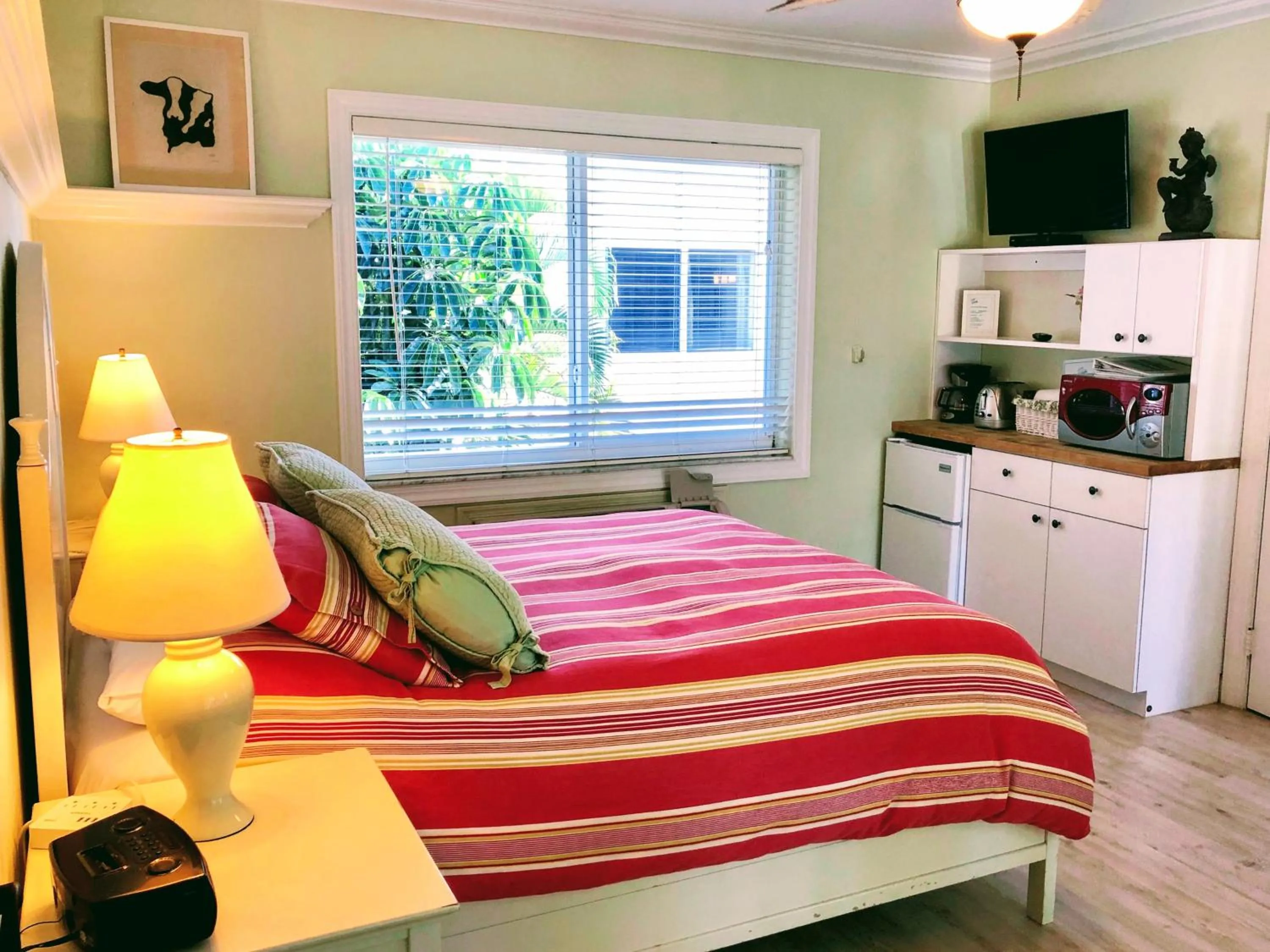 Kitchen or kitchenette, Bed in Villa Venezia