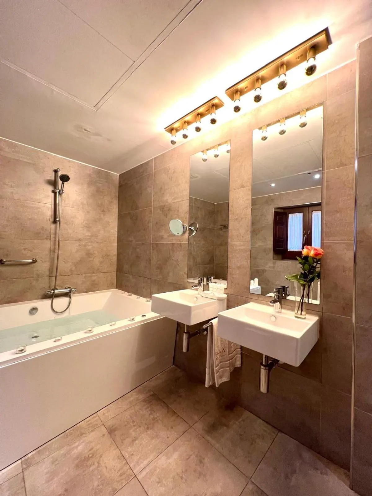 Gar Anat Hotel Boutique