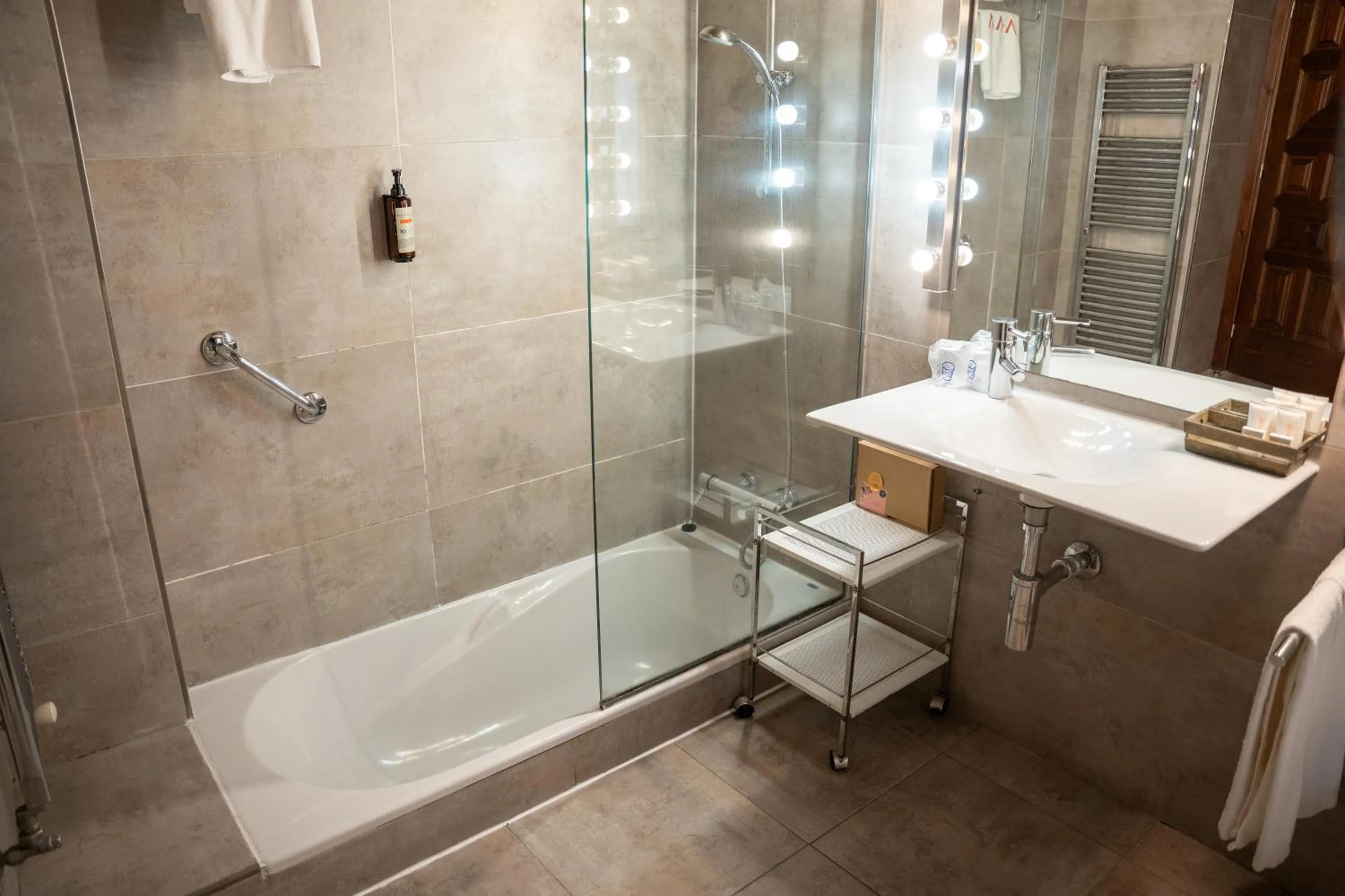 Gar Anat Hotel Boutique