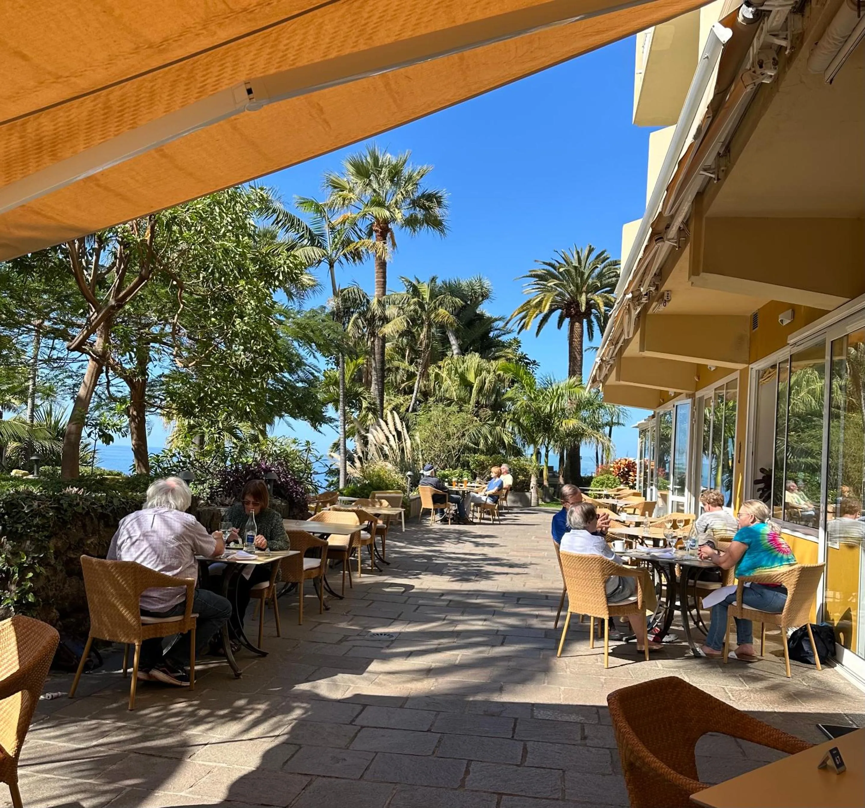 Restaurant/places to eat in Hotel Tigaiga