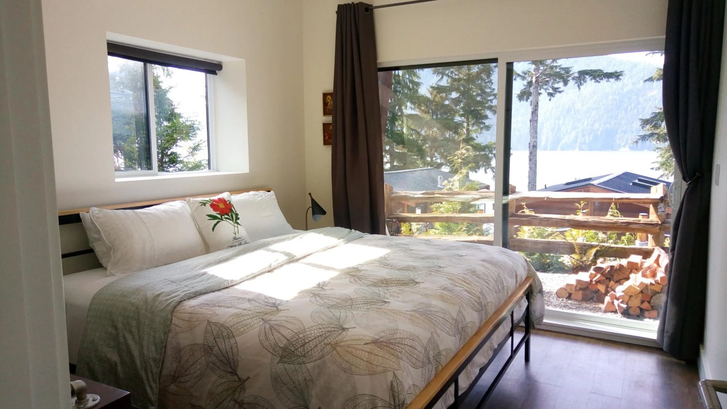 Patio, Bed in Fish Tales Cottage