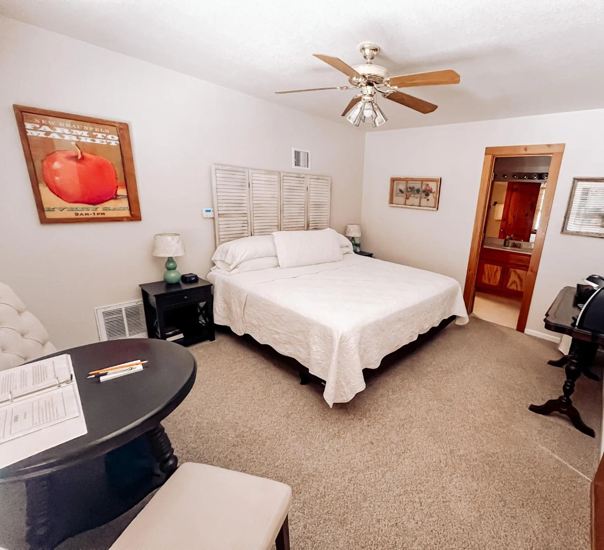 Photo of the whole room, Bed in Gruene Cottages