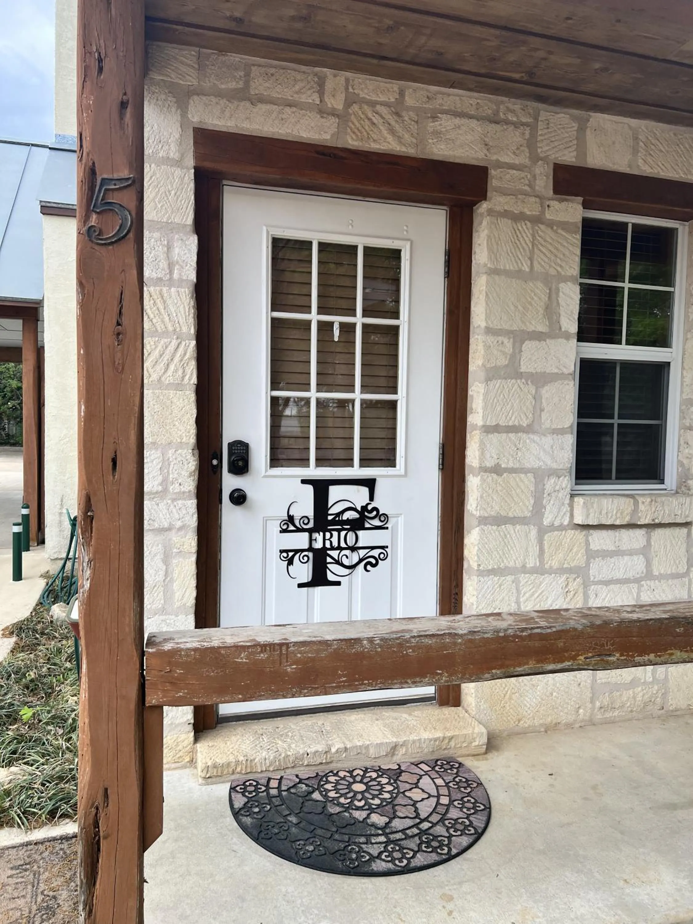 Property building in Gruene Cottages