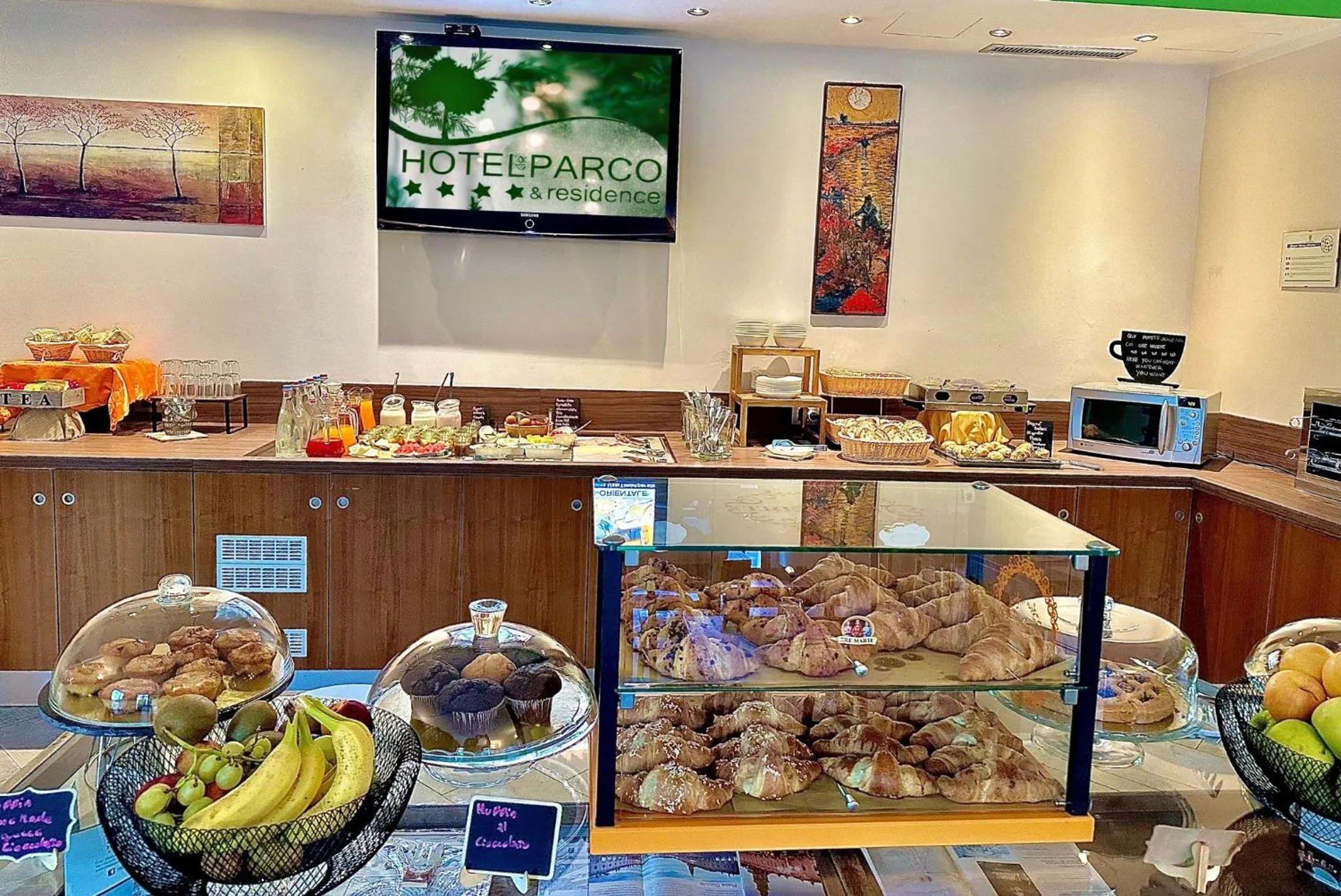 Buffet breakfast in Hotel Del Parco