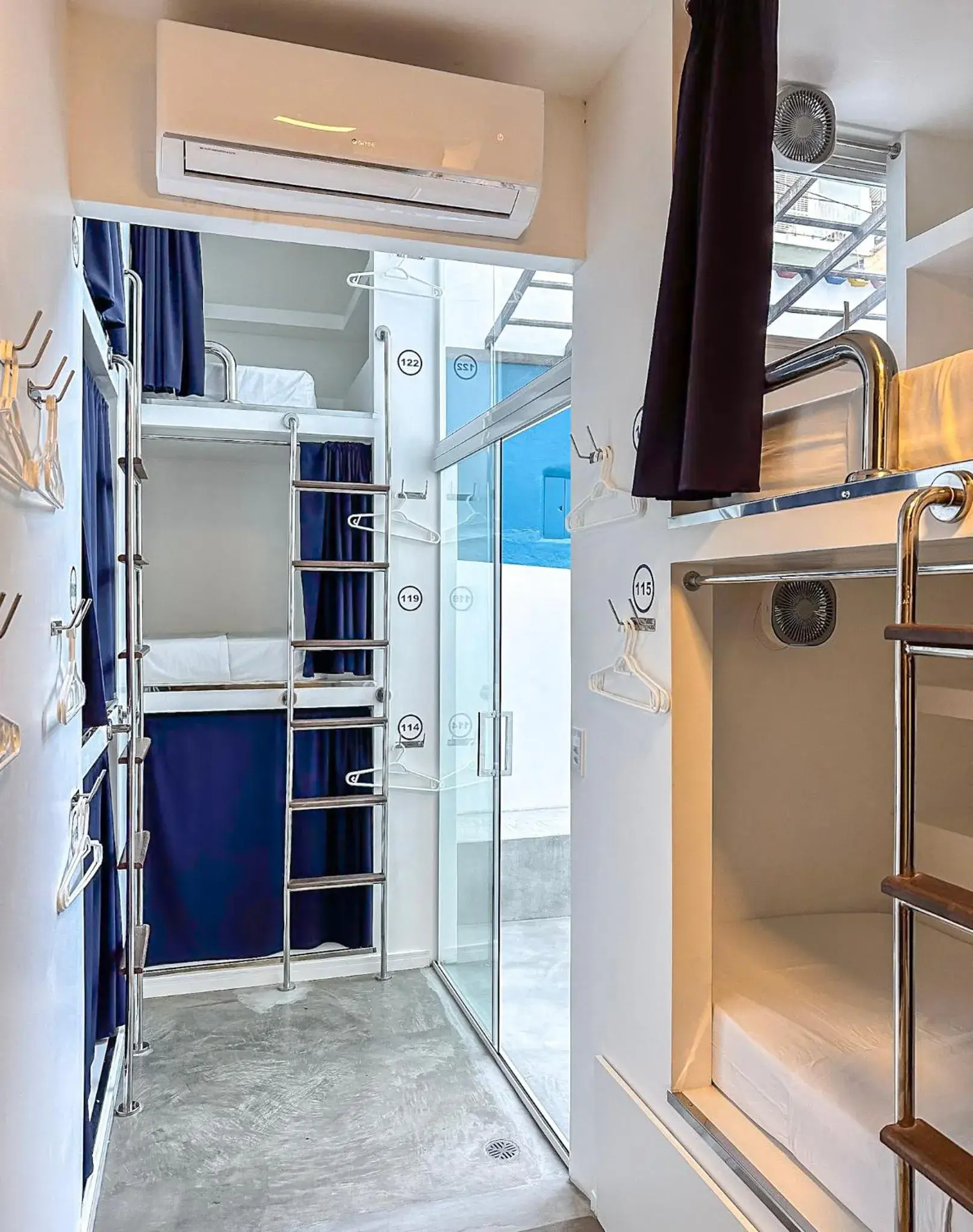 Bed in 12-Bed Mixed Dormitory Room in Aquarela do Leme Bed in 12-Bed Mixed Dormitory Room in Aquarela do Leme