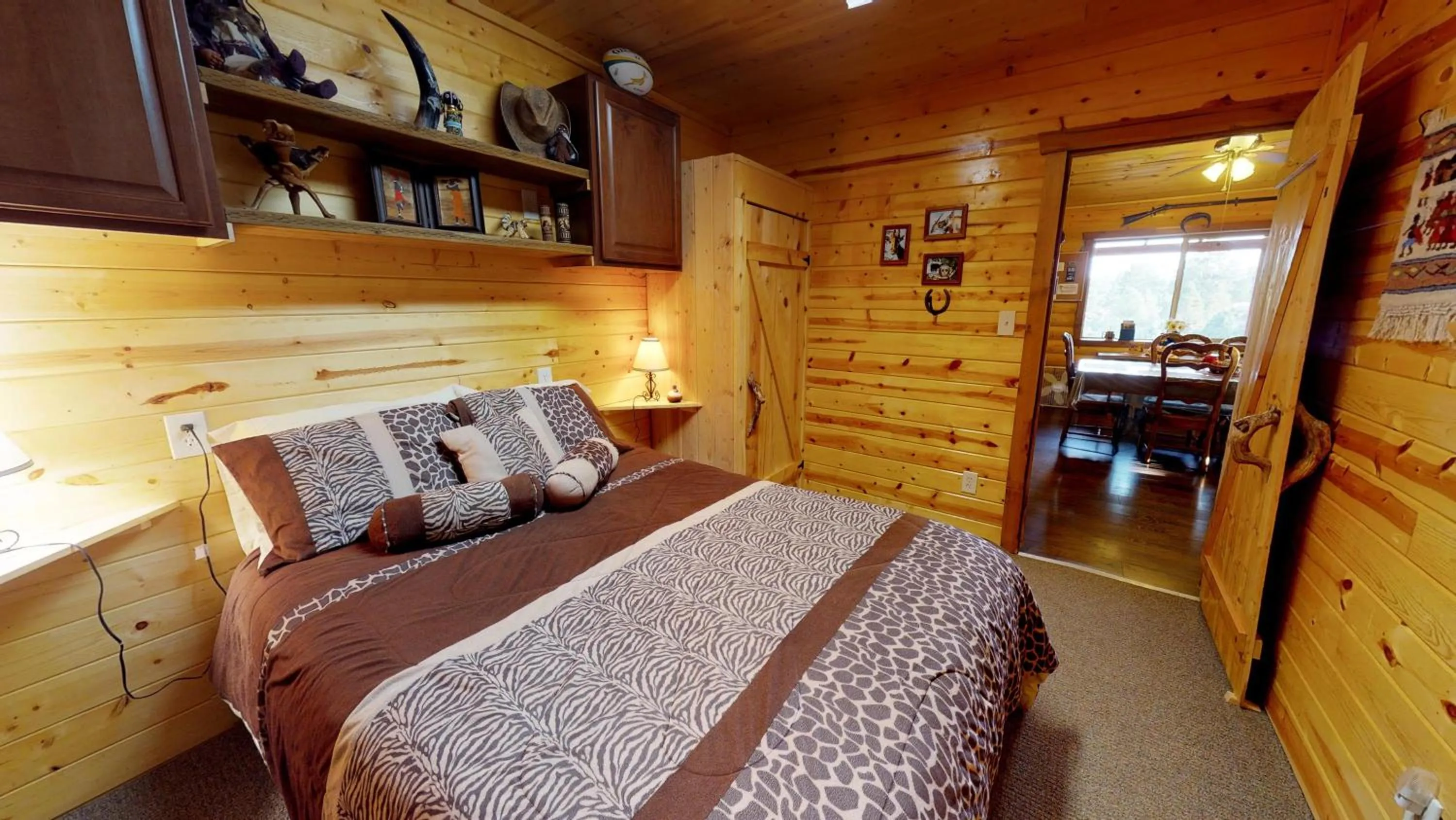 Bedroom, Bed in Long View Cabin, Breakfast Deck overlooking the Canyon!
