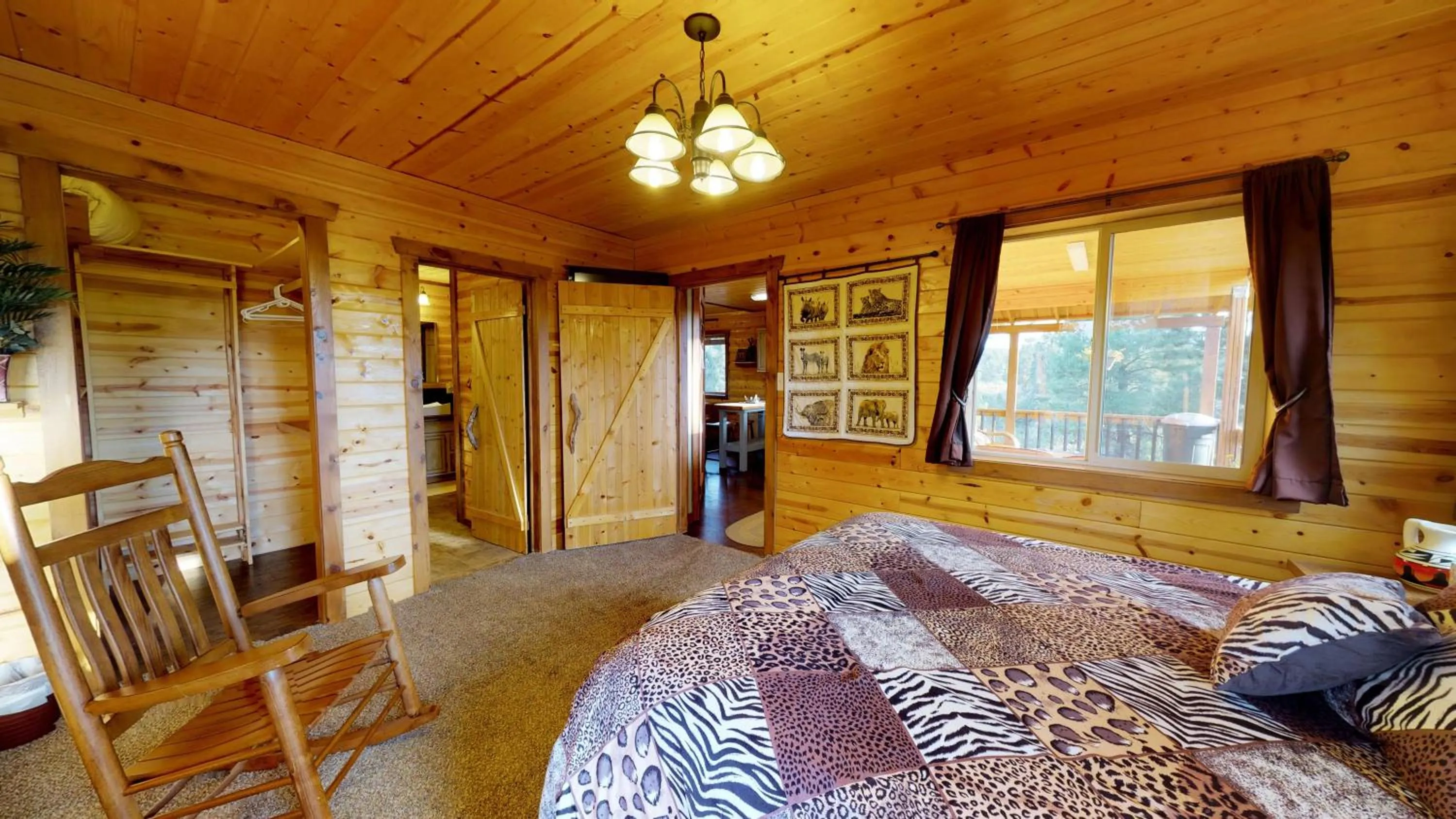 Balcony/Terrace, Bed in Long View Cabin, Breakfast Deck overlooking the Canyon!