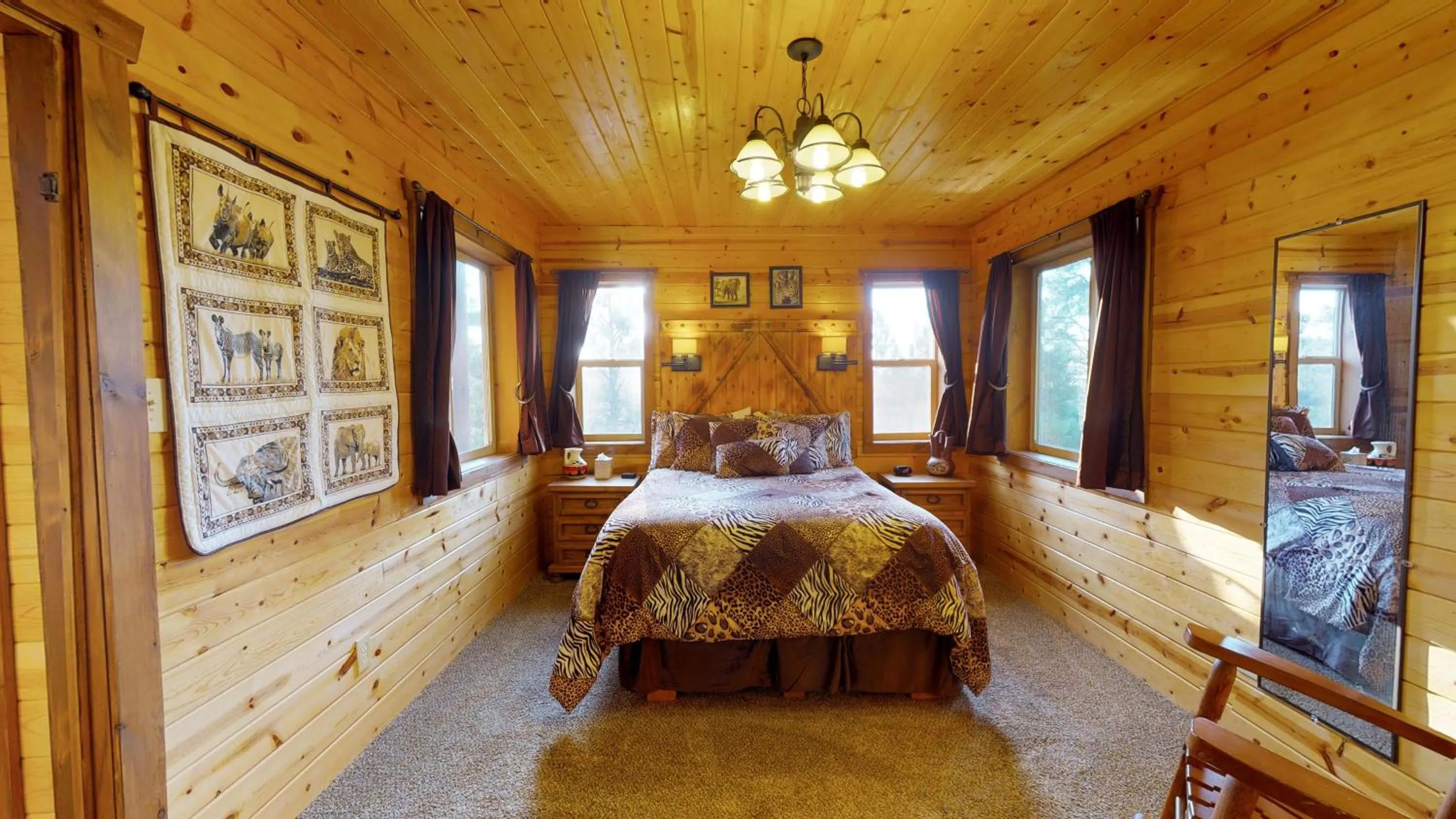 Bedroom, Bed in Long View Cabin, Breakfast Deck overlooking the Canyon!