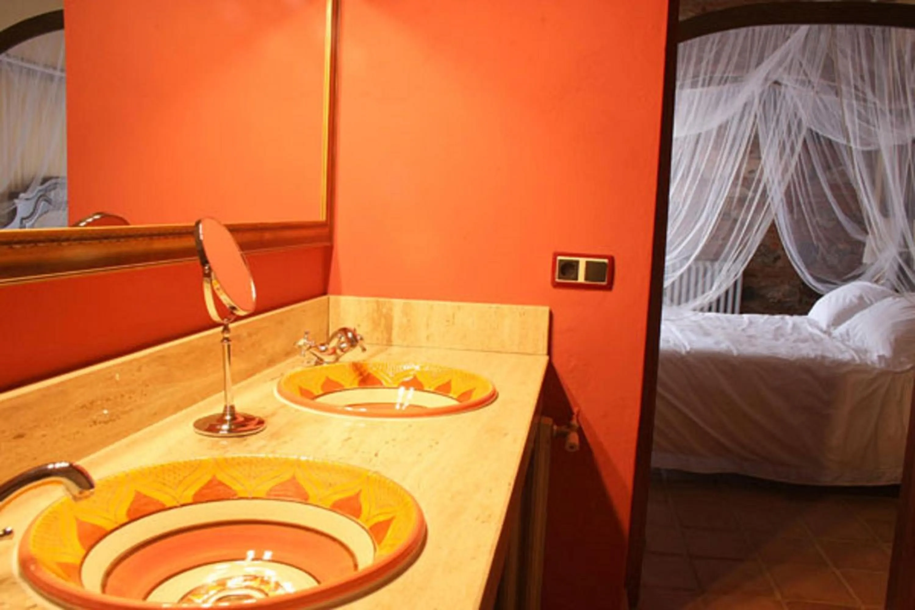 Bathroom, Bed in Hotel Rural Cerro Principe