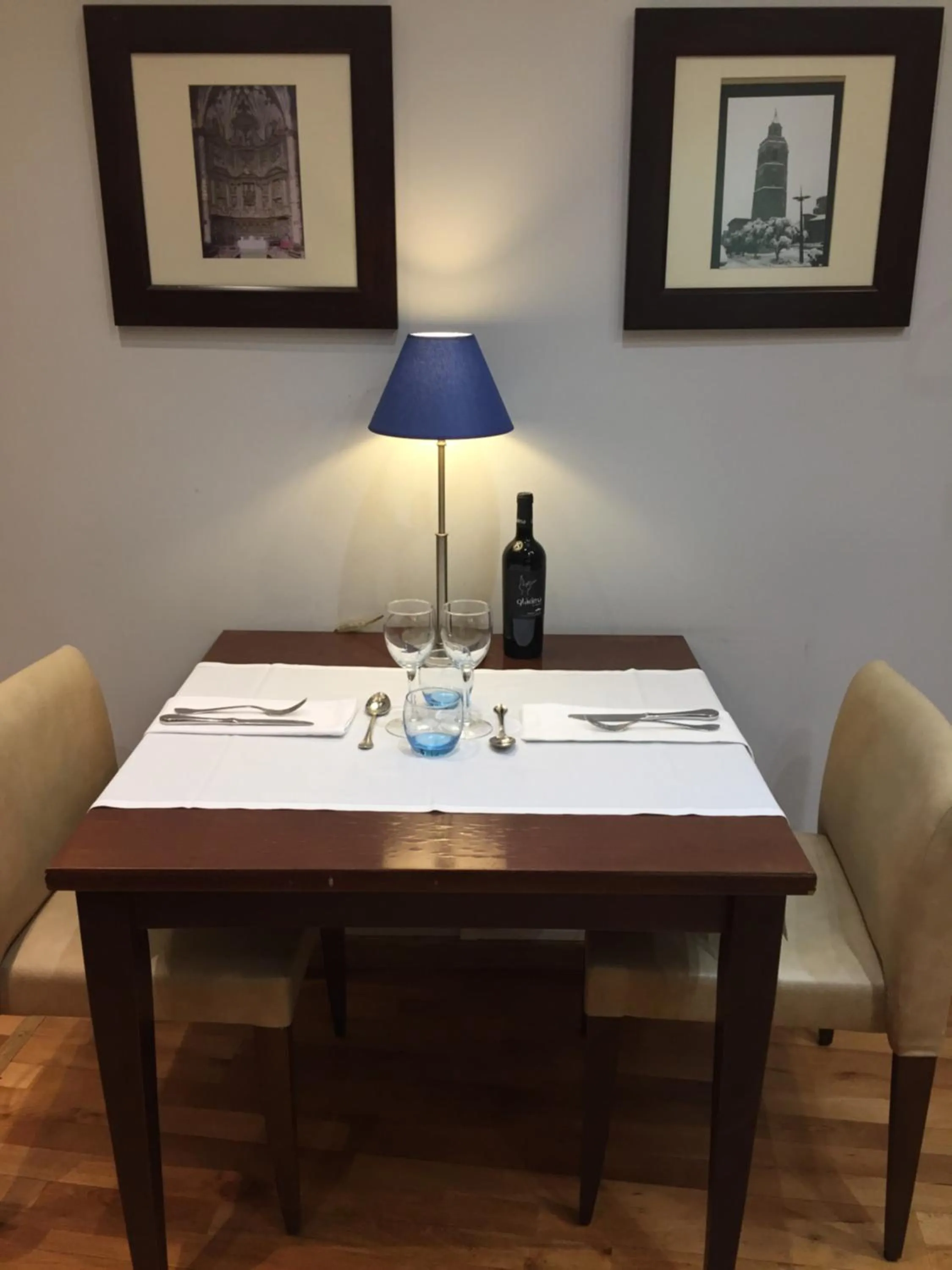 Restaurant/places to eat in Gran Hotel Ciudad de Barbastro