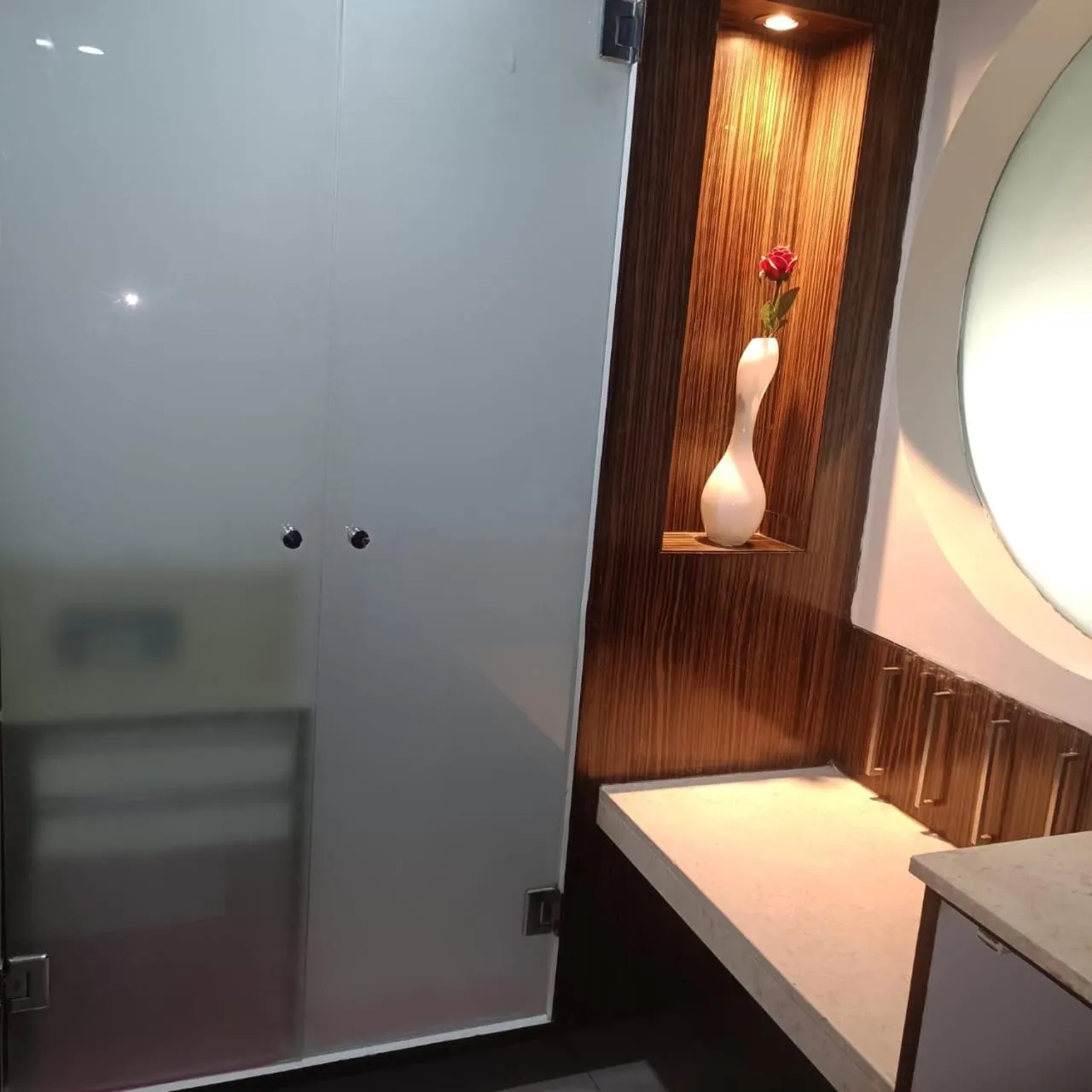 Photo of the whole room in Royal Park Kakinada