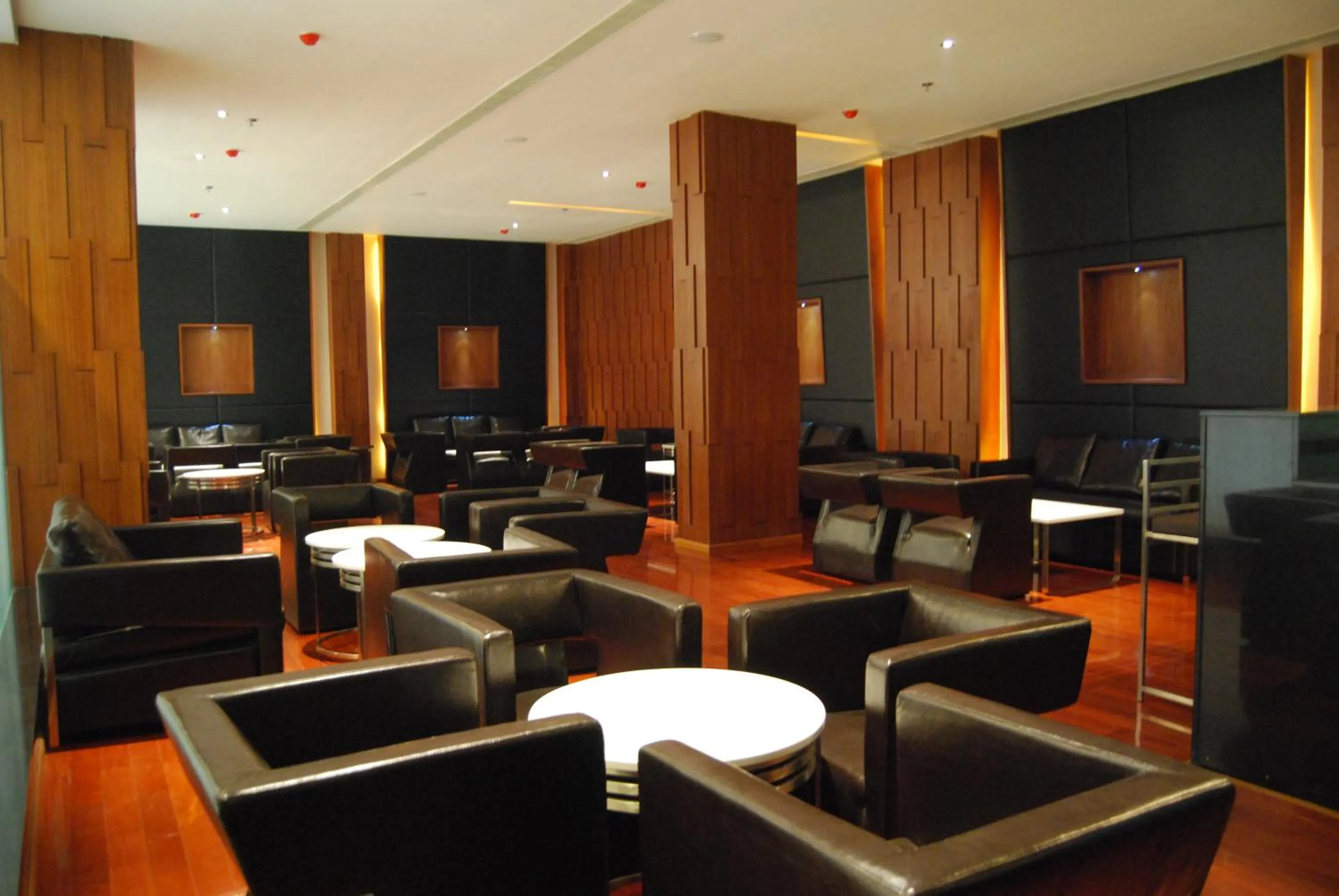 Restaurant/places to eat in Royal Park Kakinada