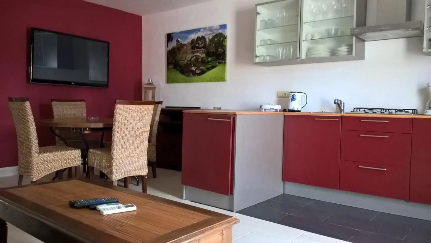 Photo of the whole room in Apartamentos del Rey