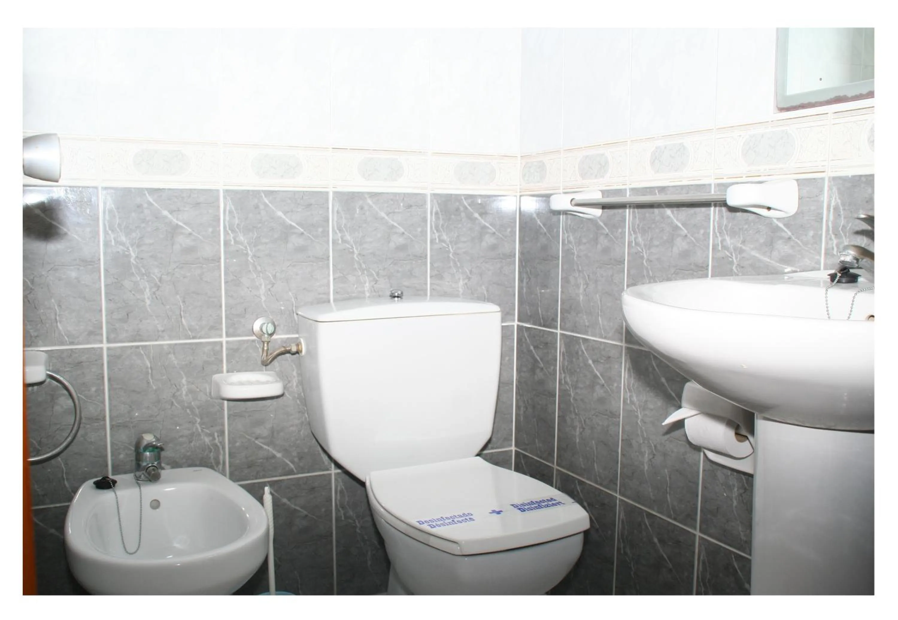 Bathroom in Apartamentos del Rey