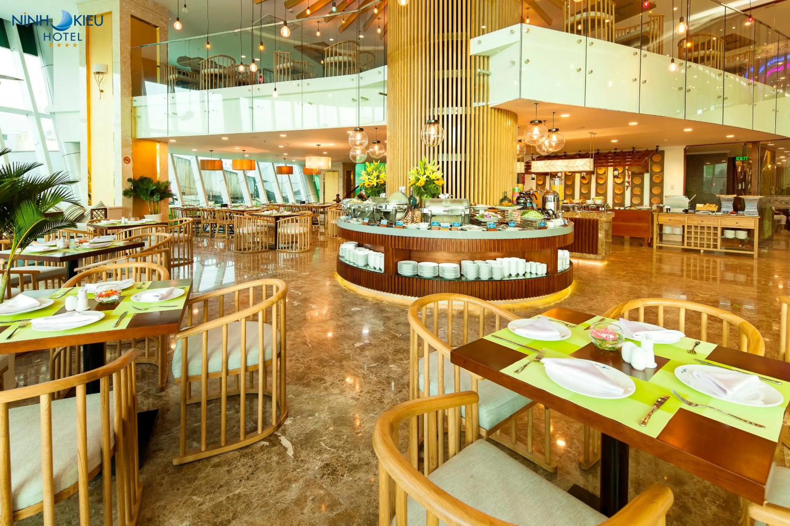 Restaurant/places to eat in Ninh Kieu Riverside Hotel