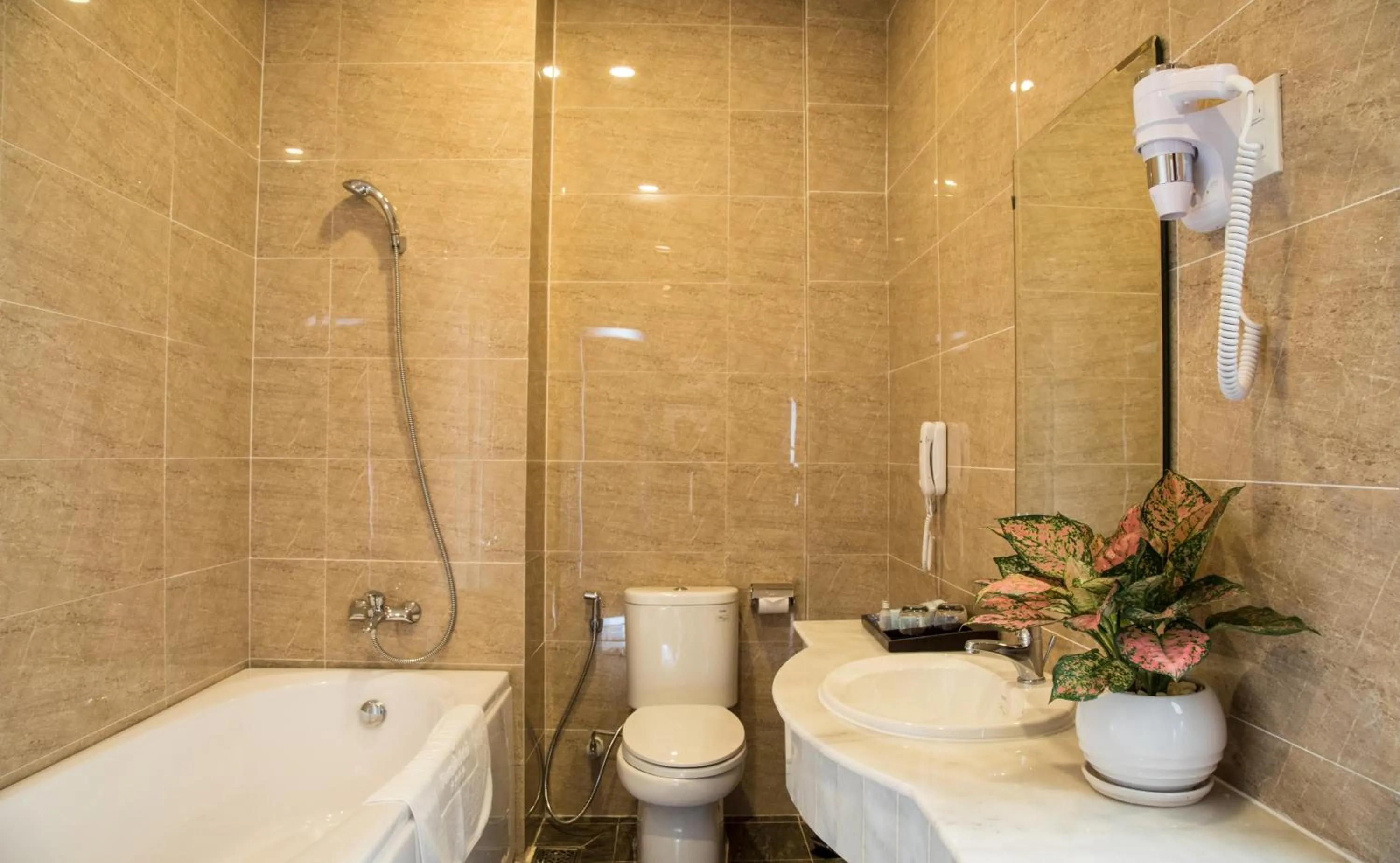 Ninh Kieu Riverside Hotel