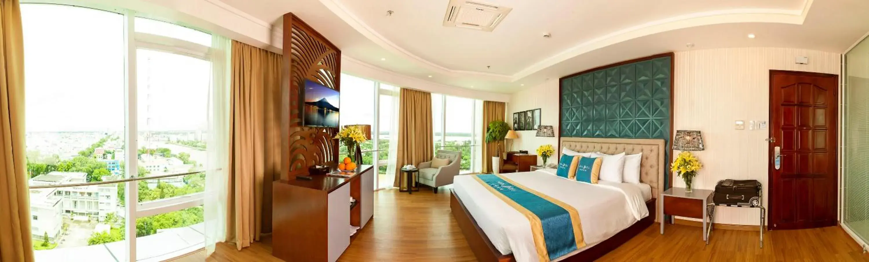 Premium Deluxe Double Room with River View in Ninh Kieu Riverside Hotel Premium Deluxe Double Room with River View in Ninh Kieu Riverside Hotel