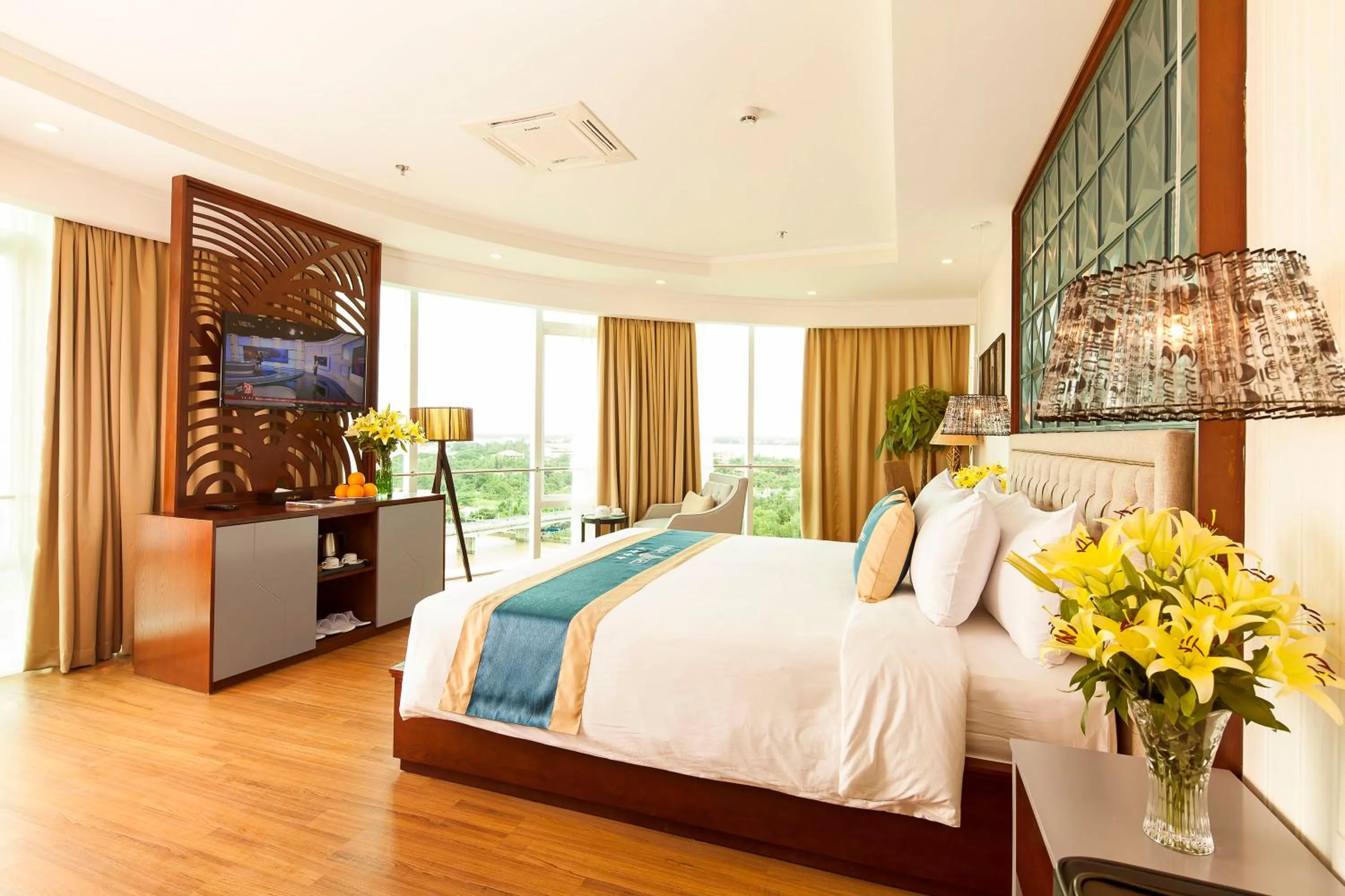 Property building, Bed in Ninh Kieu Riverside Hotel