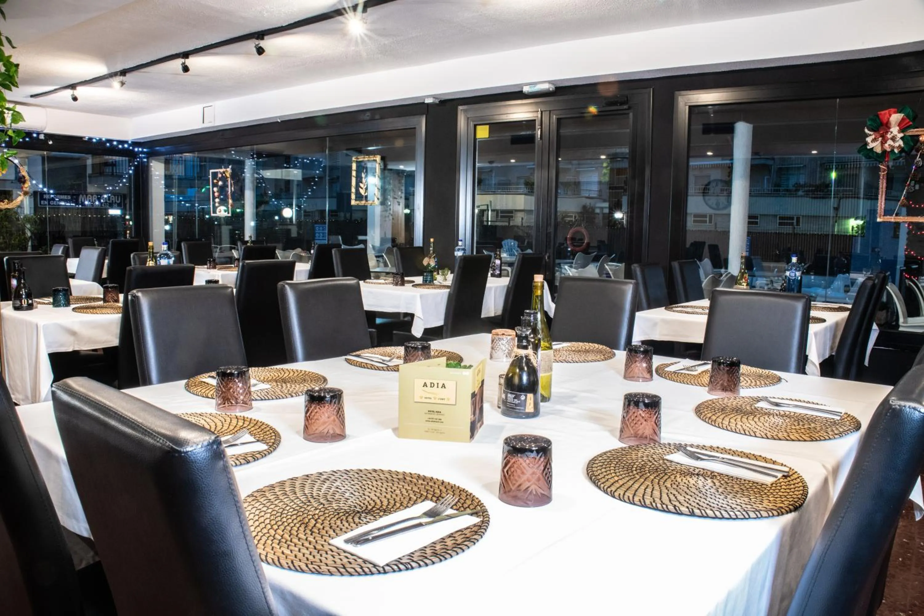 Restaurant/places to eat in Adia Hotel Cunit Playa