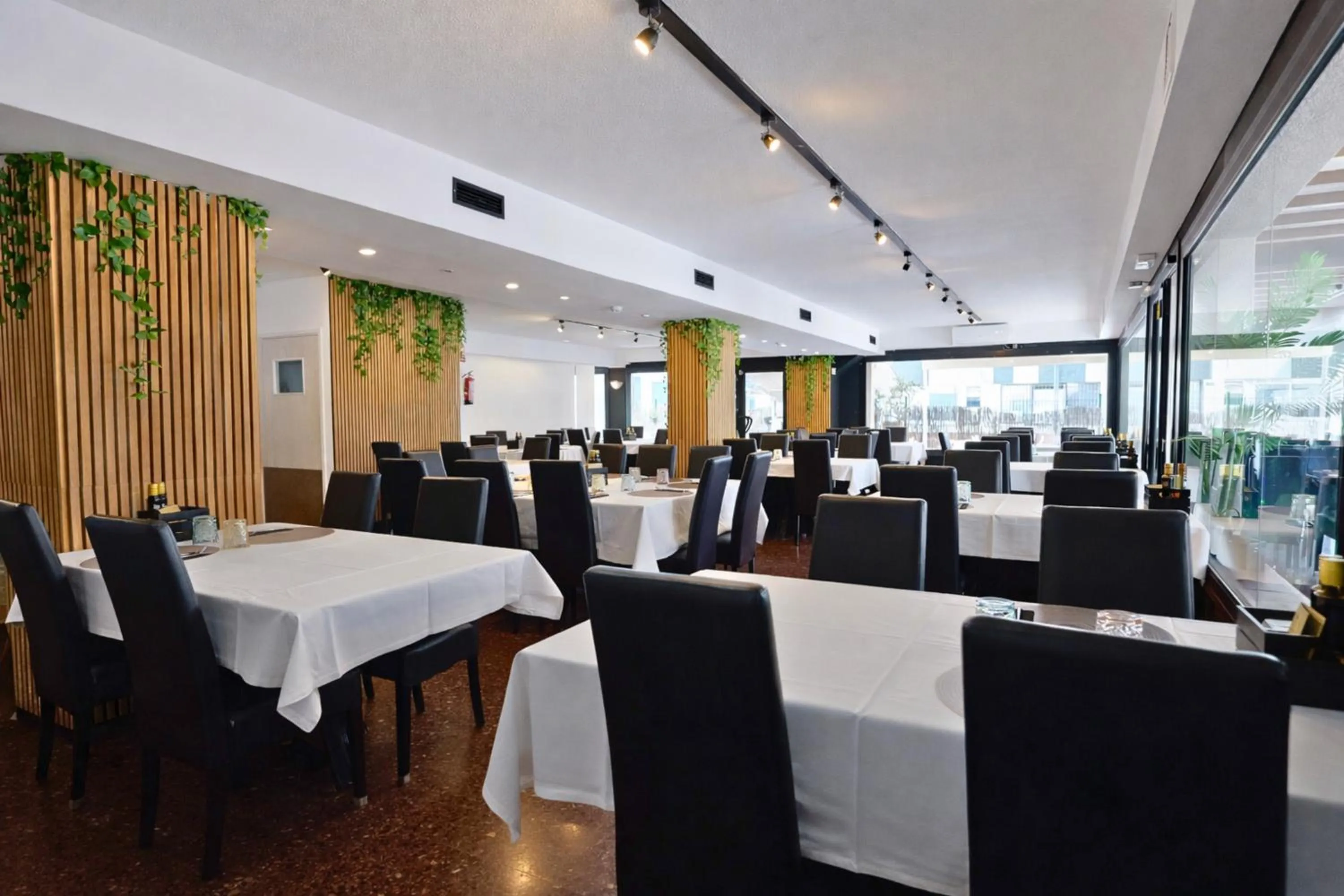 Restaurant/places to eat in Adia Hotel Cunit Playa