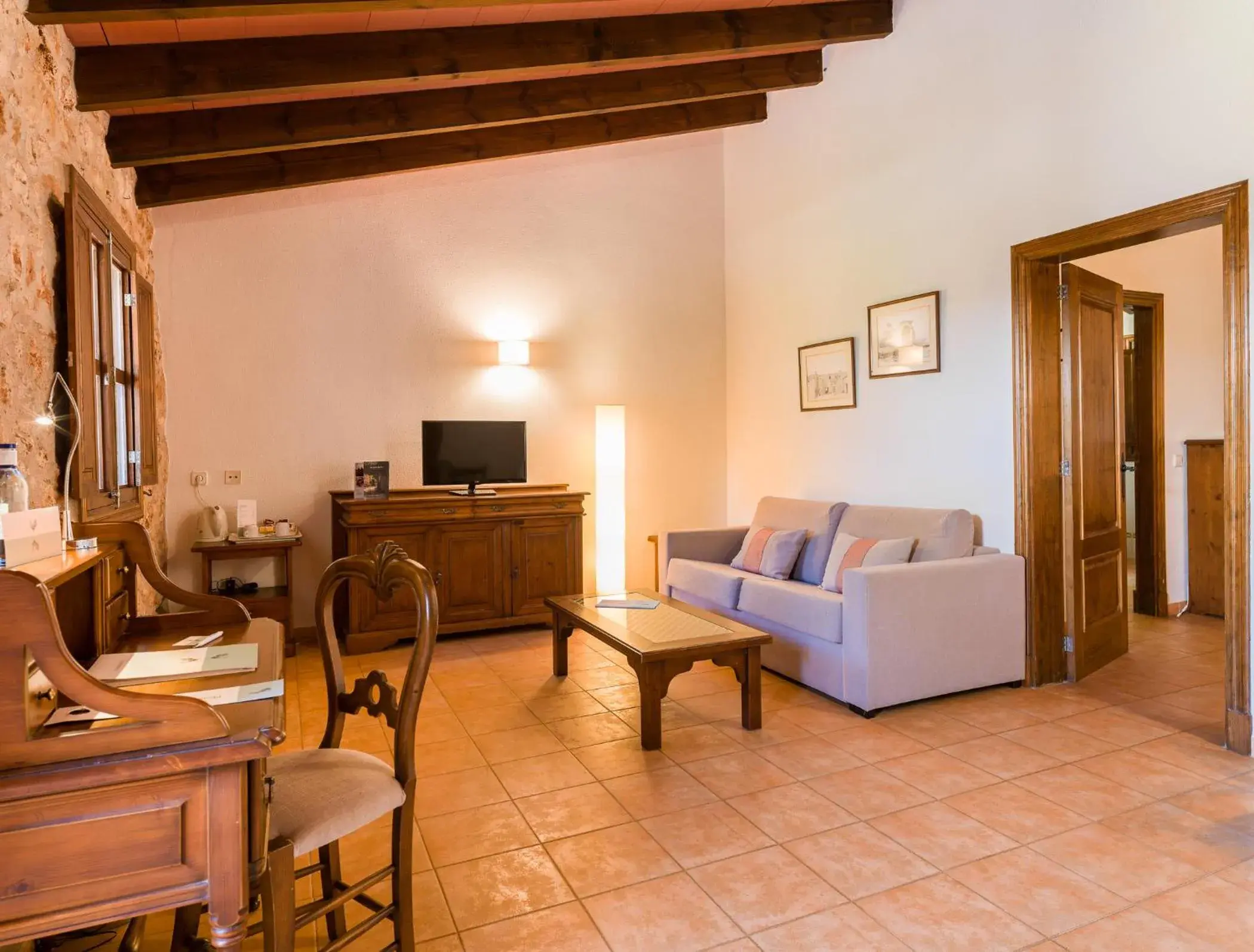 Suite with Terrace & Spa Access in Sa Bassa Rotja Ecoturisme Suite with Terrace & Spa Access in Sa Bassa Rotja Ecoturisme