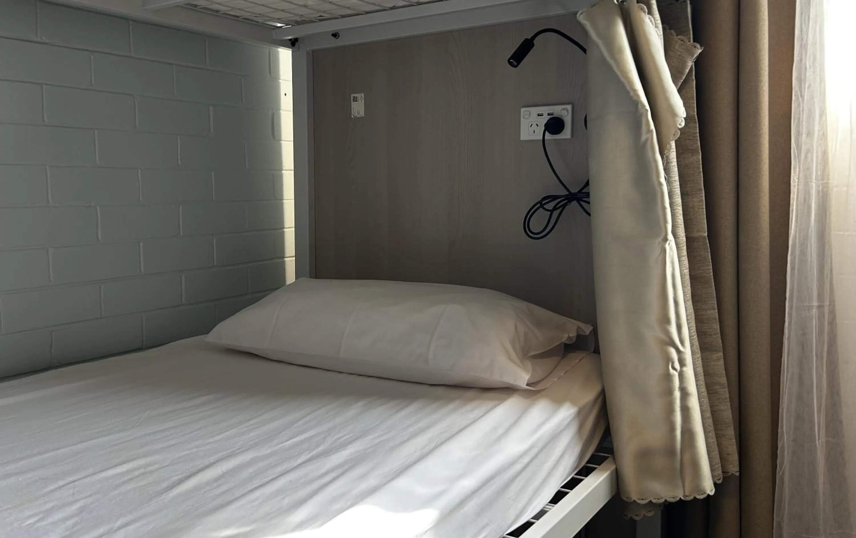 bunk bed, Bed in Little Coogee Hotel